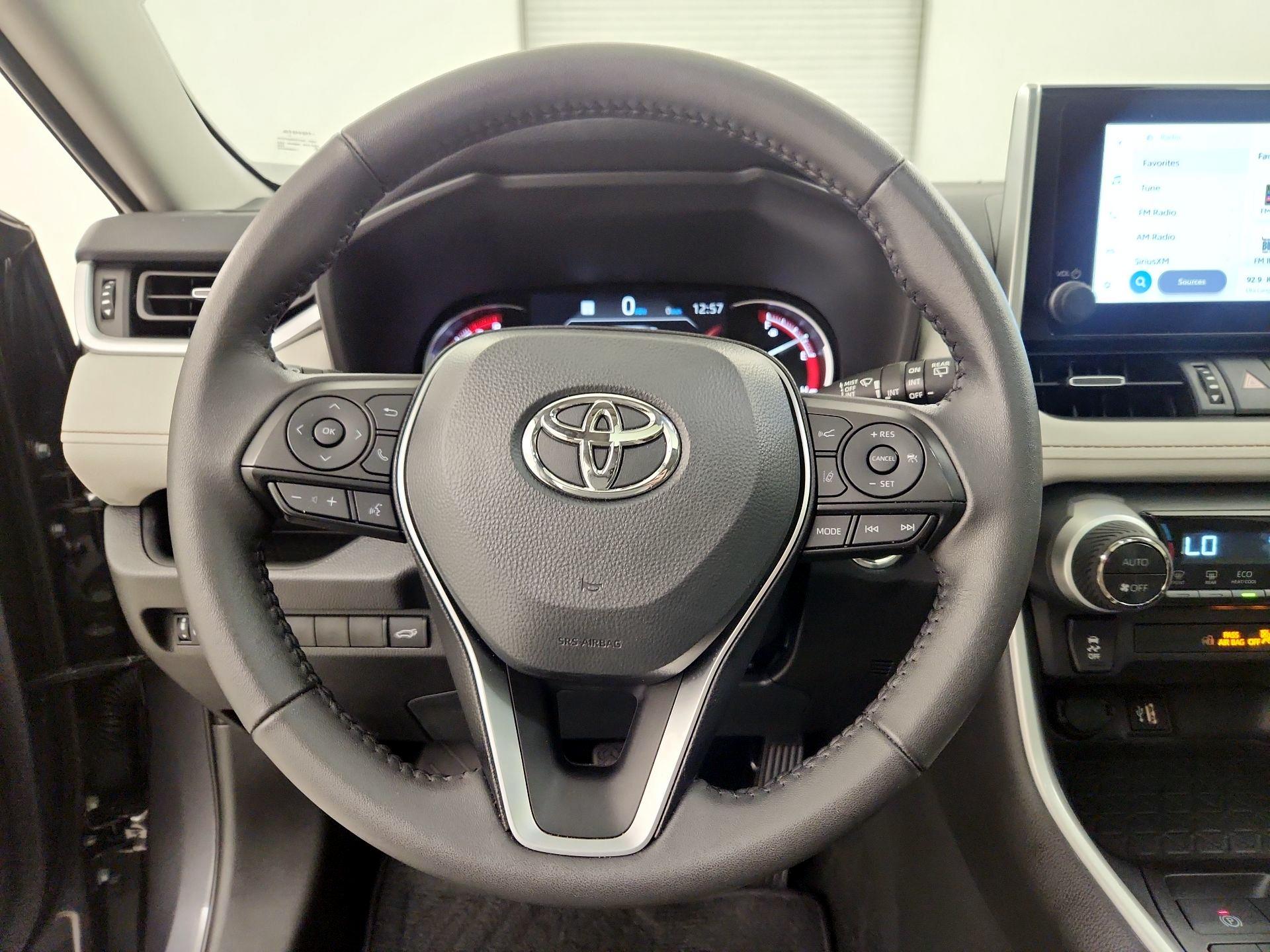 Thumbnail: 2025 Toyota RAV4 - 10