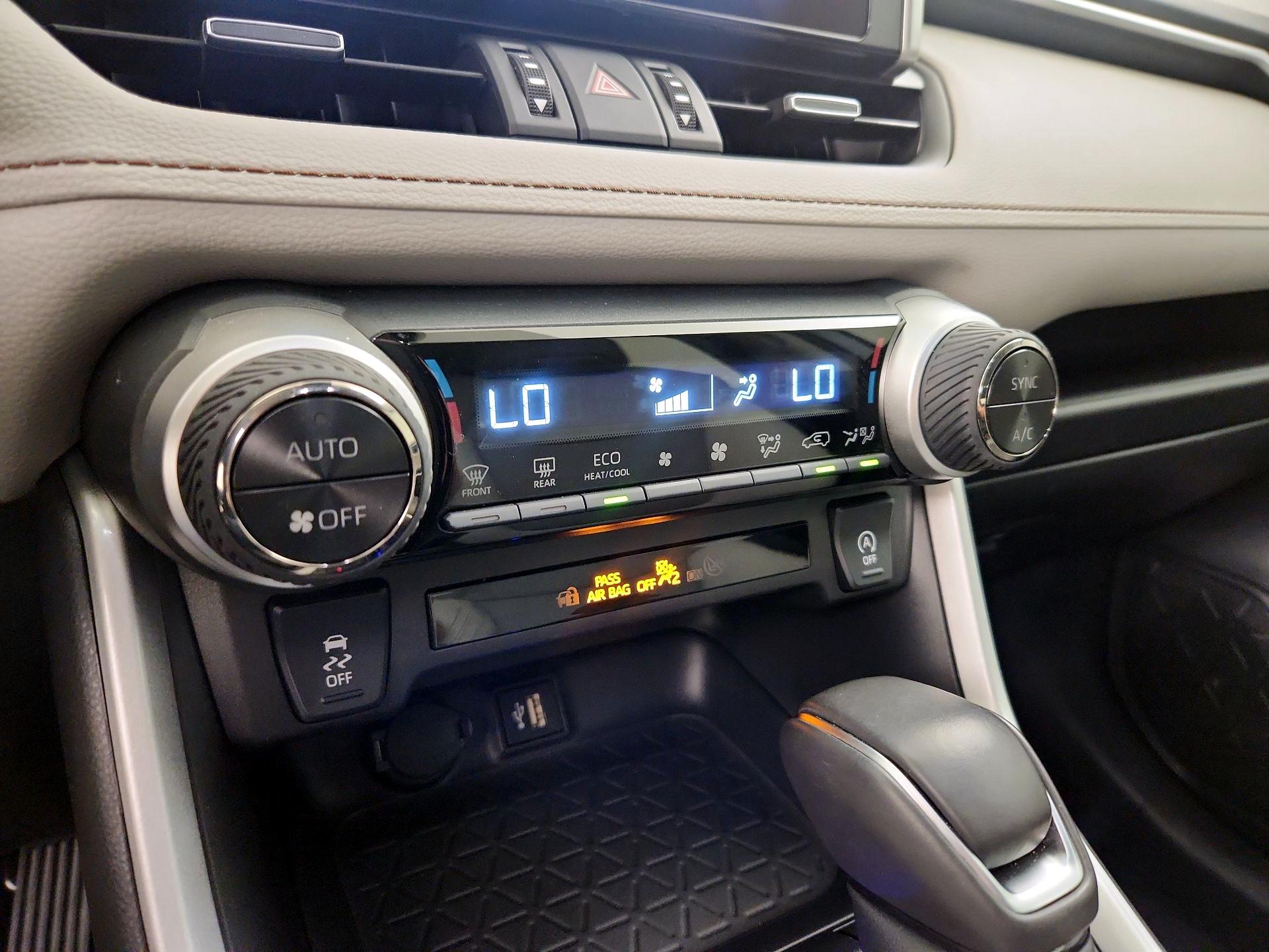 Thumbnail: 2025 Toyota RAV4 - 16