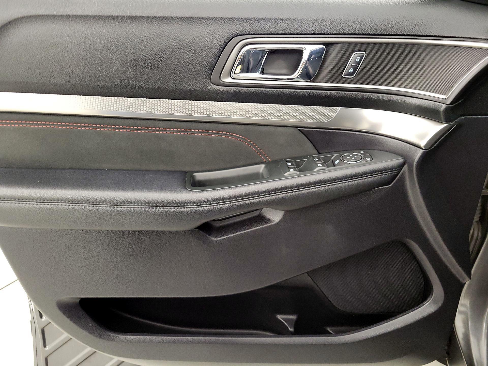 Thumbnail: 2019 Ford Explorer - 10