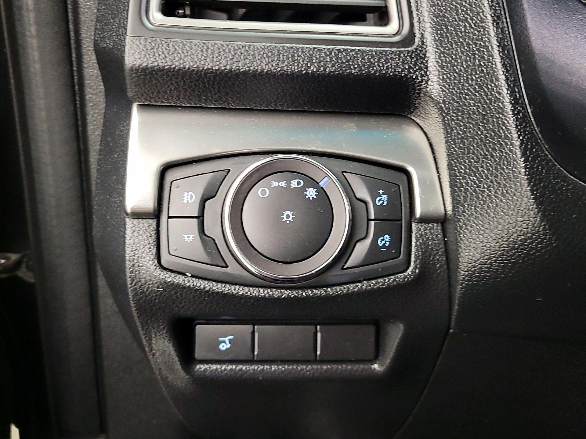 Thumbnail: 2019 Ford Explorer - 11