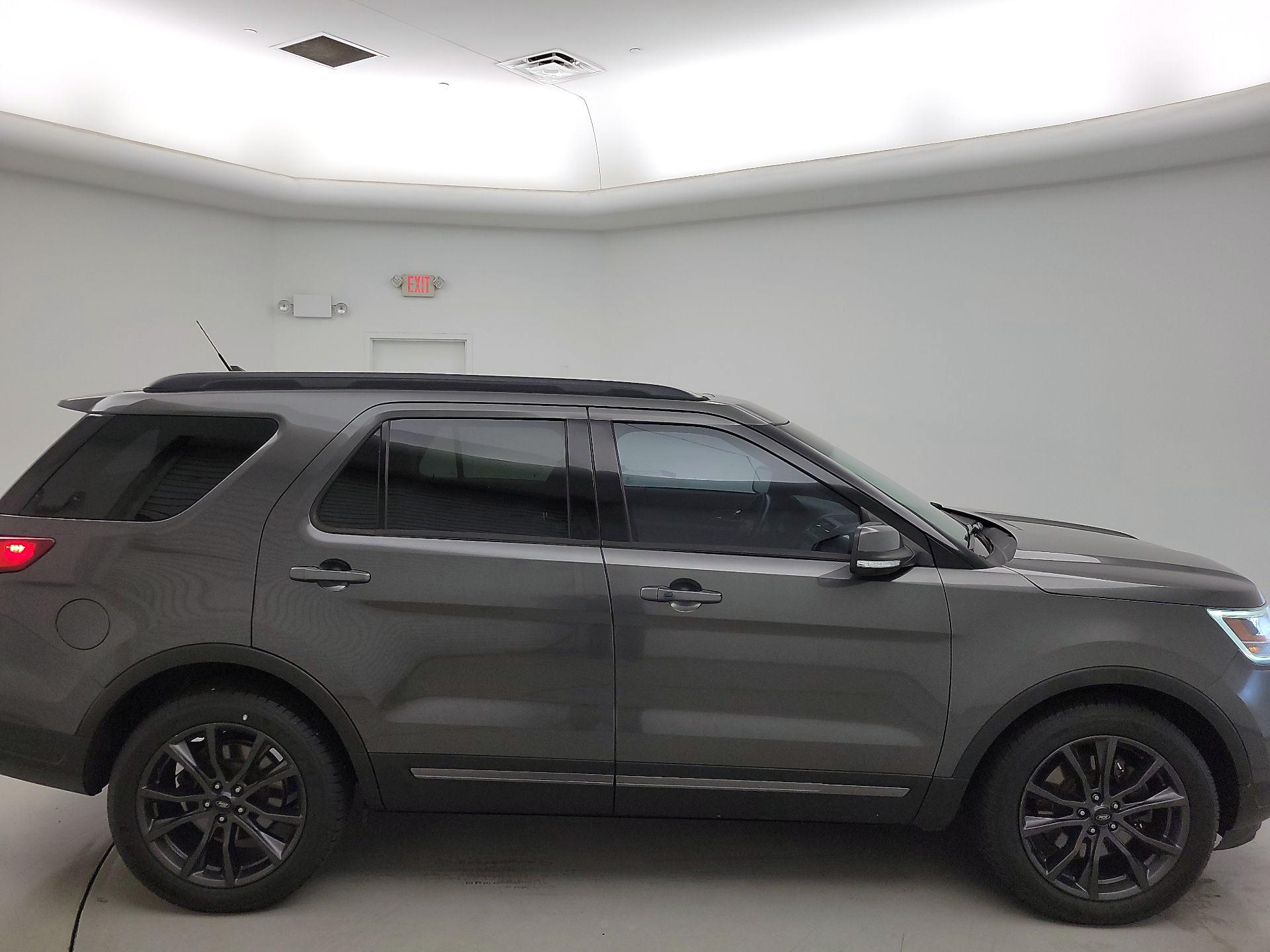Thumbnail: 2019 Ford Explorer - 4