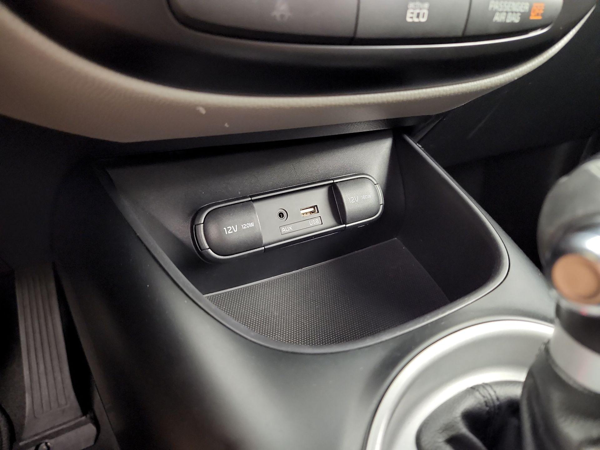 Thumbnail: 2016 Kia Soul - 17