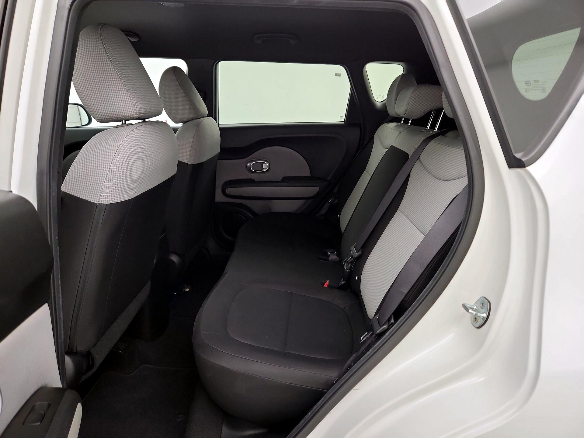 Thumbnail: 2016 Kia Soul - 18