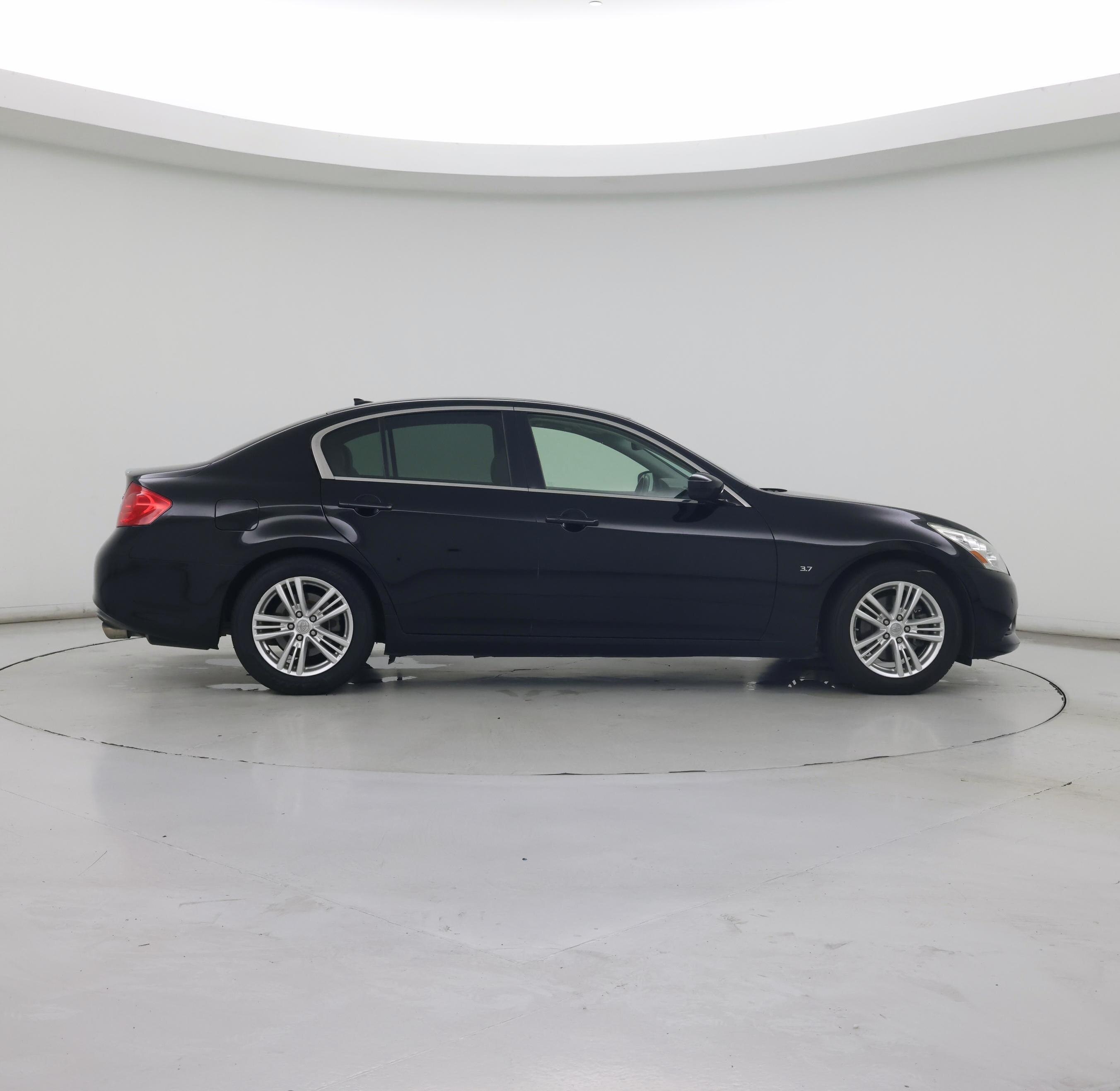 Thumbnail: 2015 INFINITI  - 7