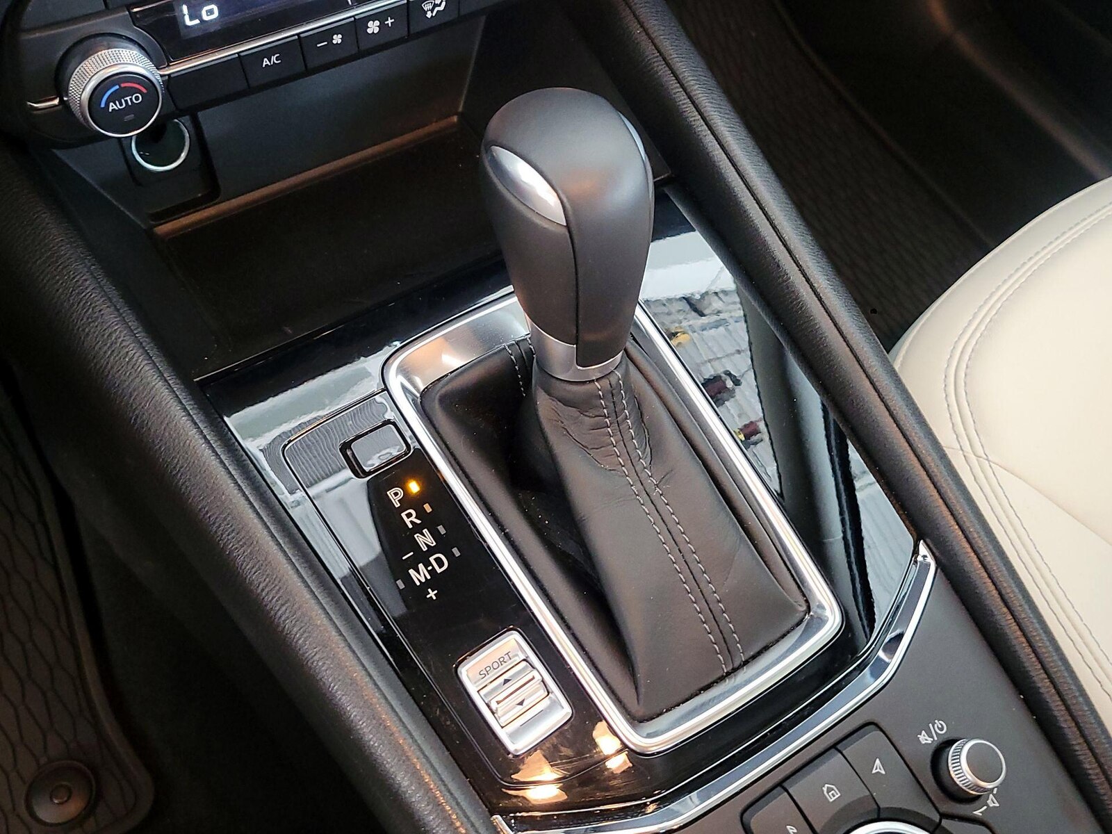 2025 Mazda CX-5 S Preferred package - Photo 18