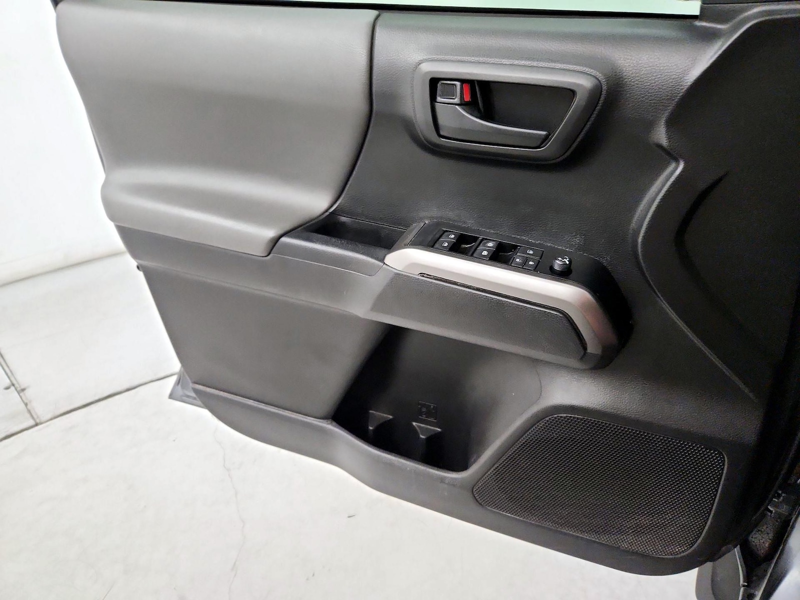 2023 Toyota Tacoma SR5 - Photo 13
