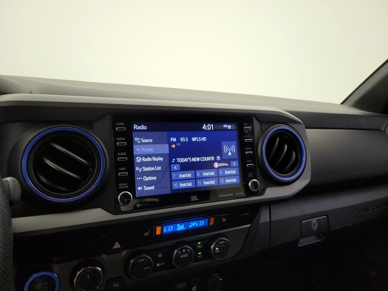 2021 Toyota Tacoma TRD Off Road - Photo 17