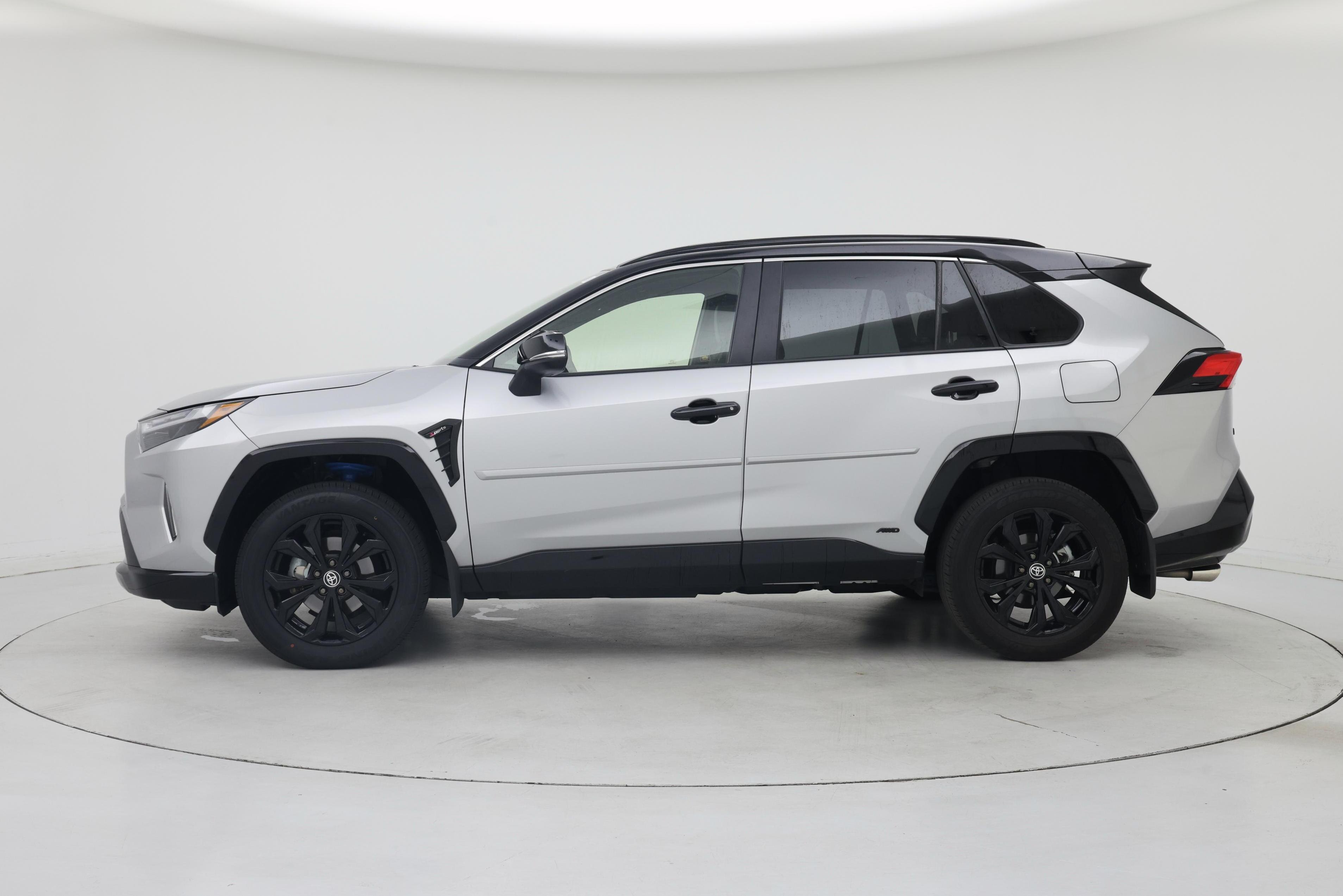 Thumbnail: 2025 Toyota RAV4 - 3