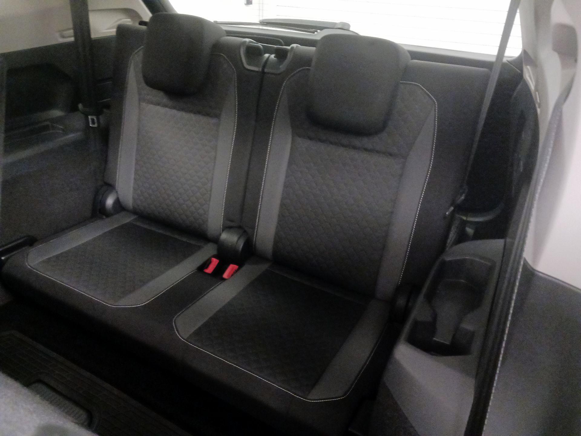 Thumbnail: 2021 Volkswagen Tiguan - 20