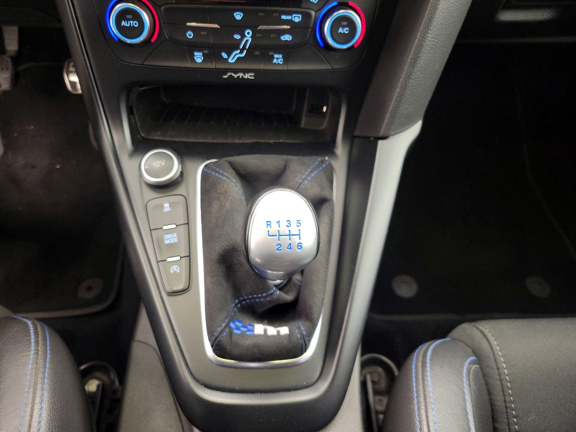 Thumbnail: 2017 Ford Focus - 17