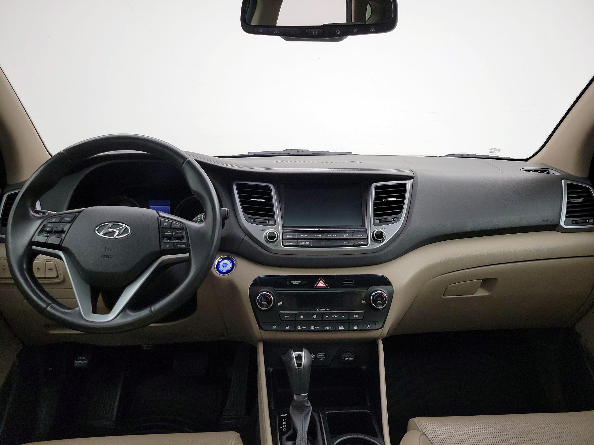 Thumbnail: 2016 Hyundai Tucson - 9