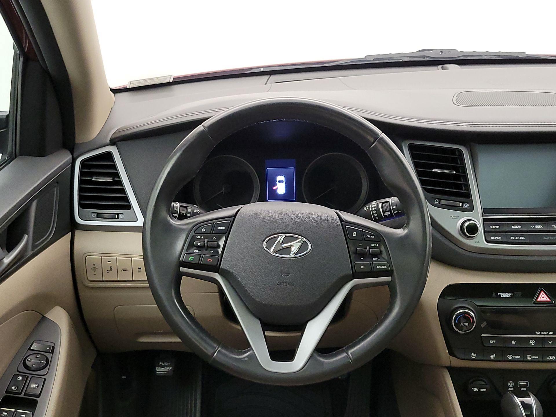 Thumbnail: 2016 Hyundai Tucson - 10