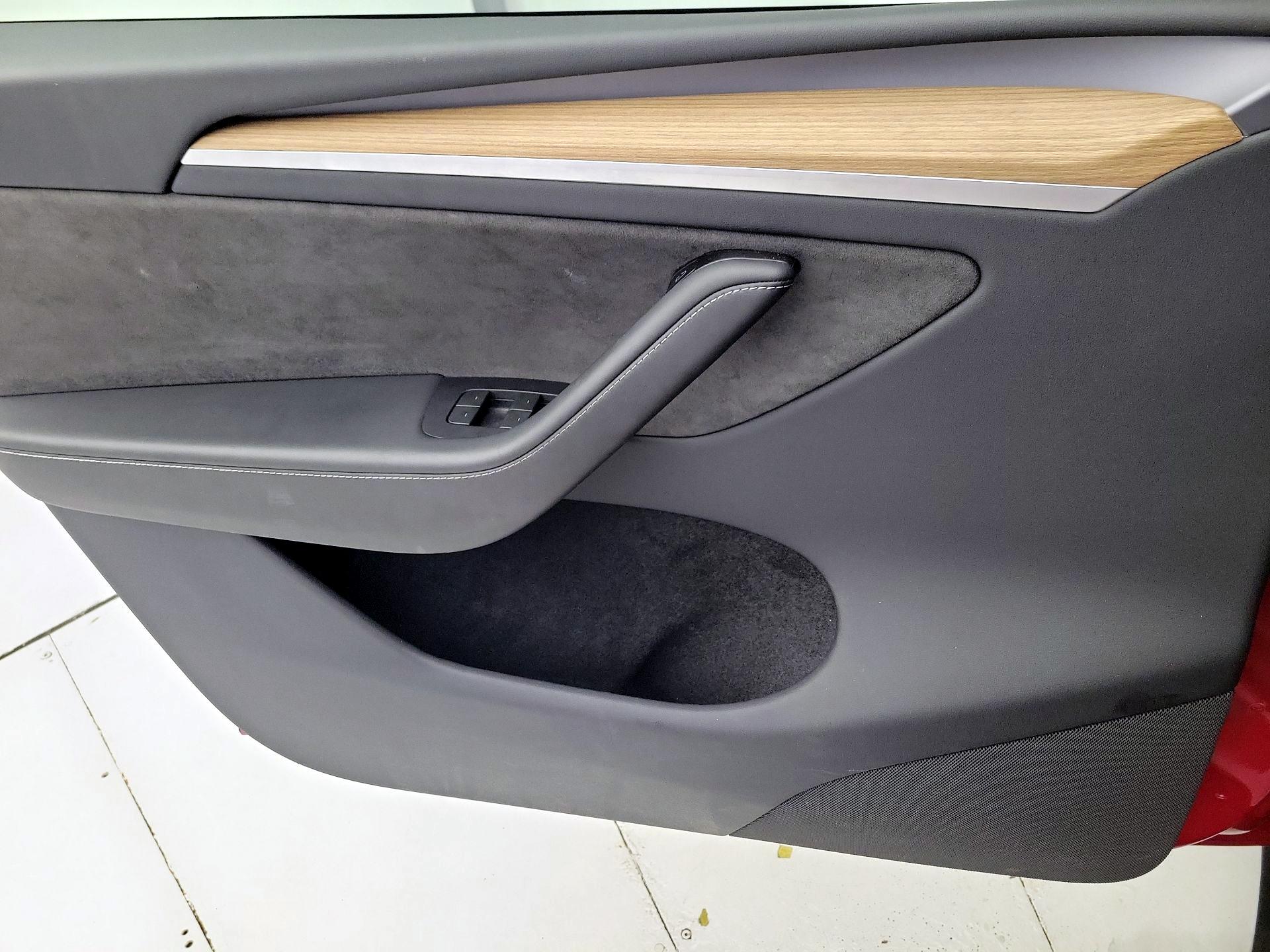 Thumbnail: 2023 Tesla Model Y - 12