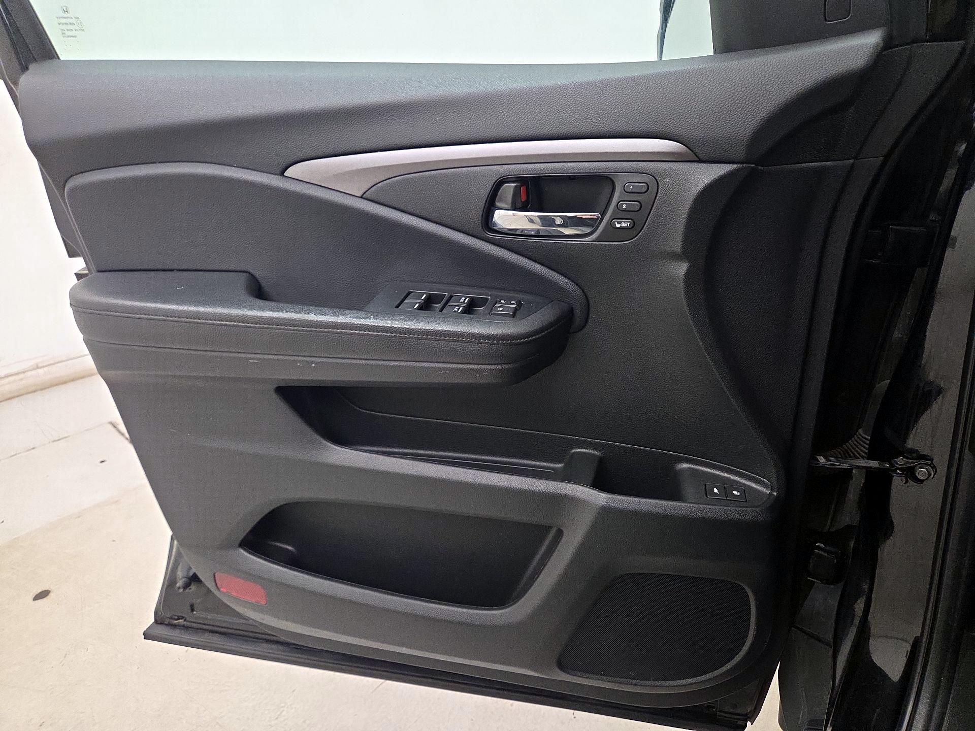 Thumbnail: 2020 Honda Pilot - 12