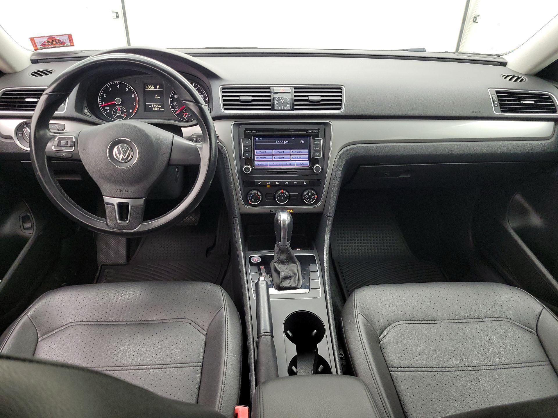 Thumbnail: 2015 Volkswagen Passat - 9