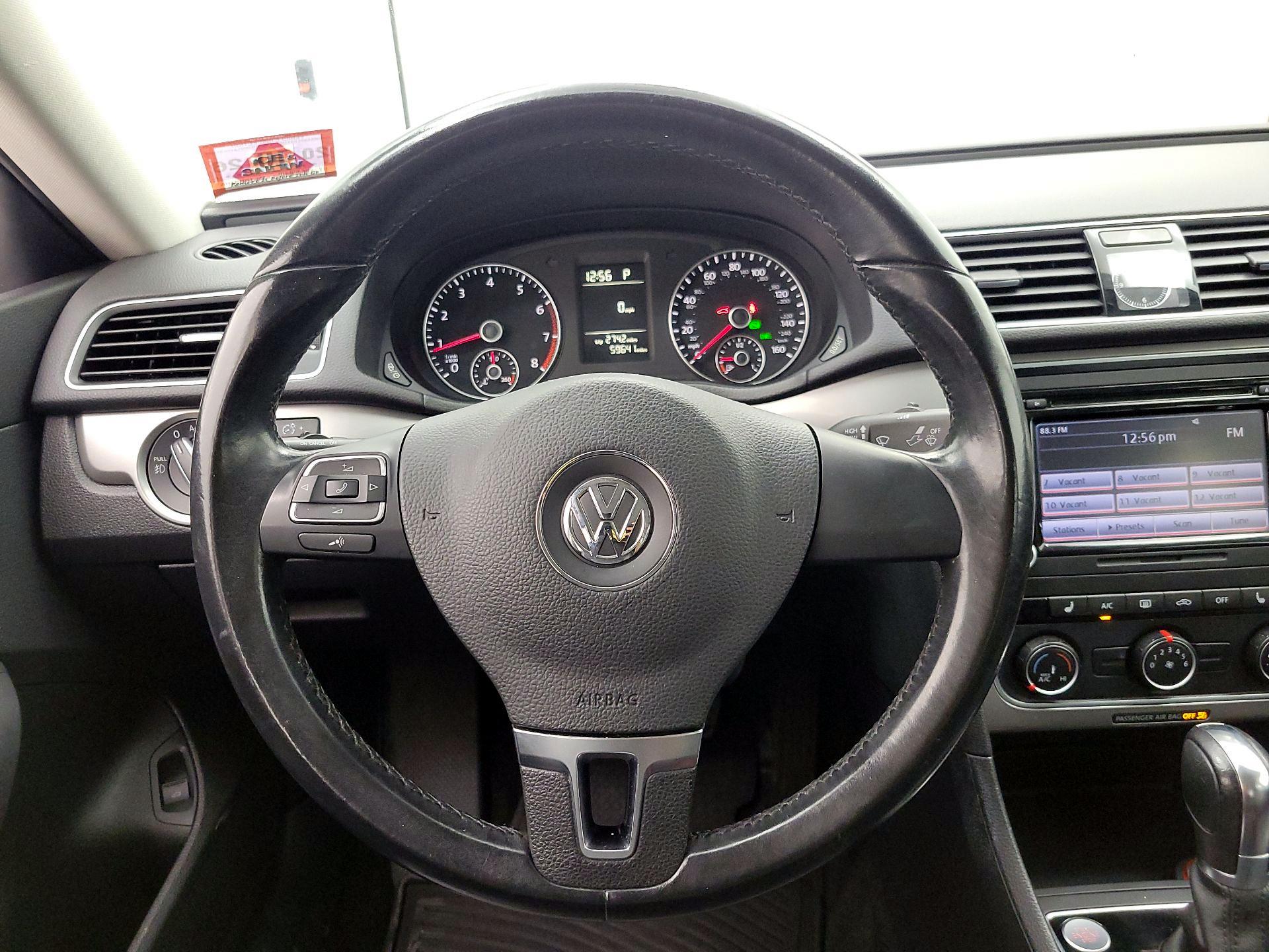 Thumbnail: 2015 Volkswagen Passat - 10