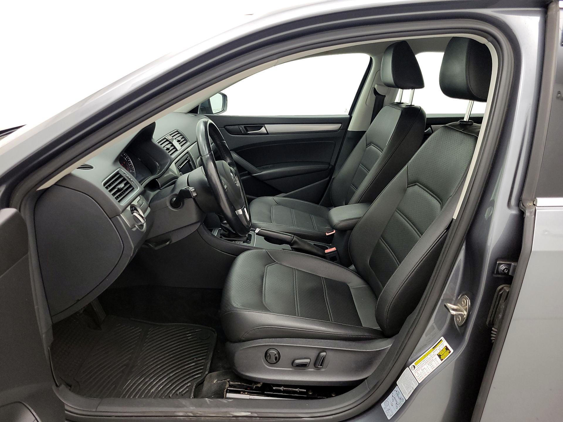 Thumbnail: 2015 Volkswagen Passat - 11