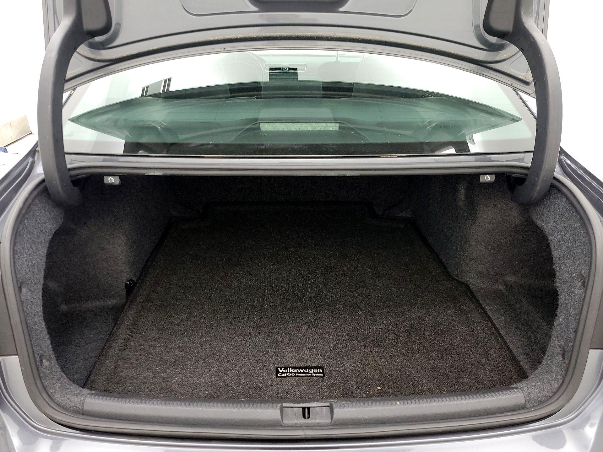 Thumbnail: 2015 Volkswagen Passat - 20