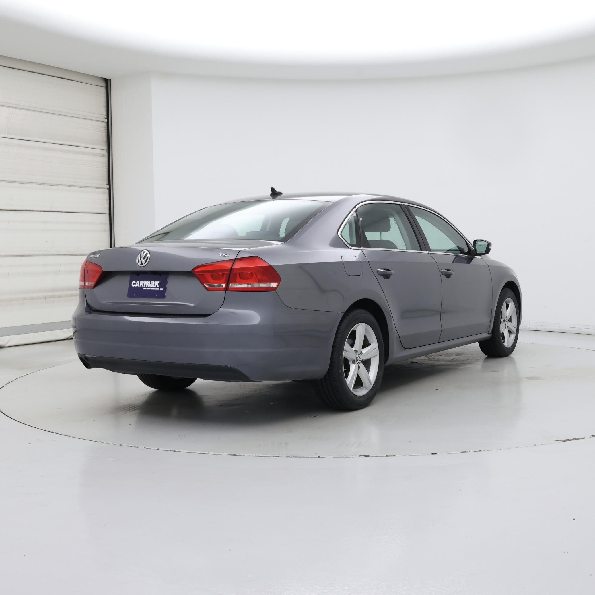 Thumbnail: 2015 Volkswagen Passat - 8