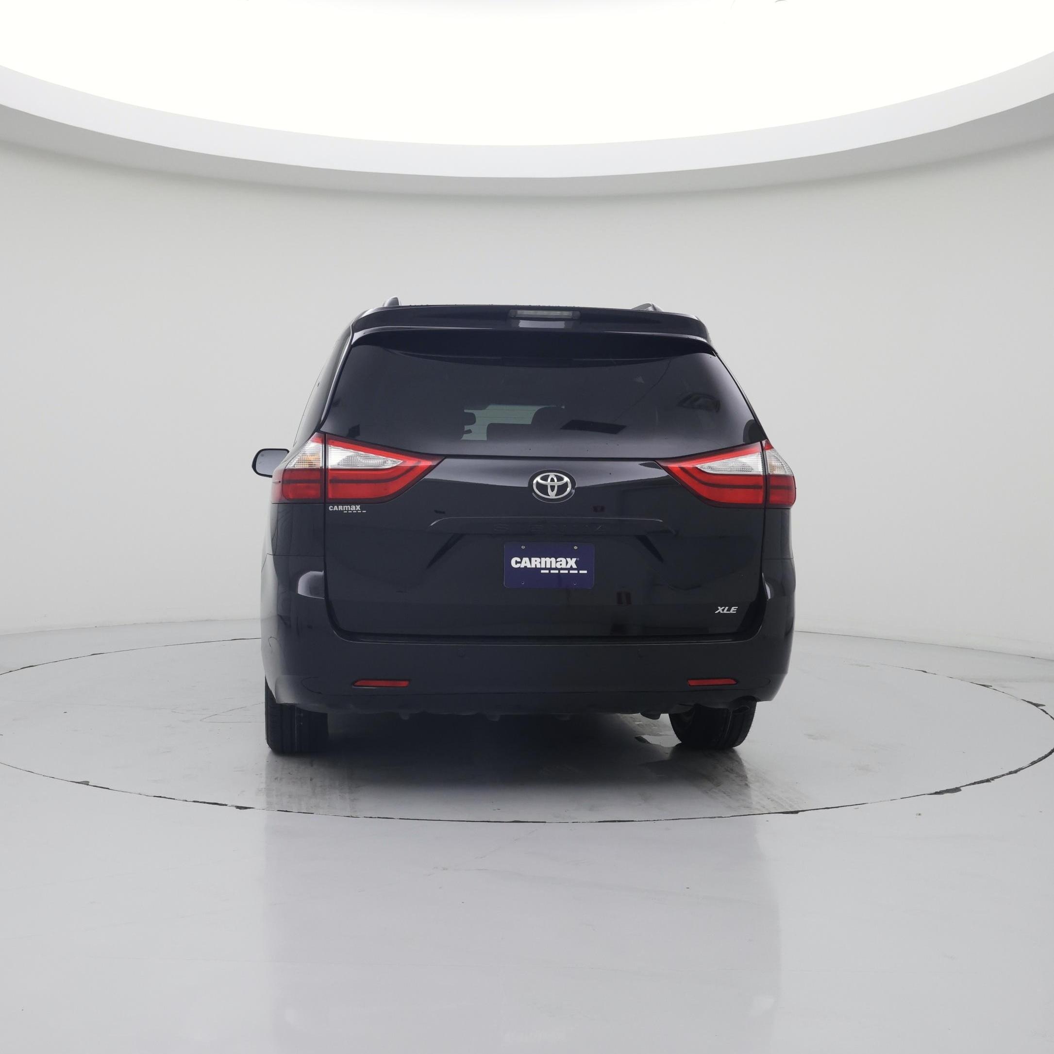 Thumbnail: 2017 Toyota Sienna - 6