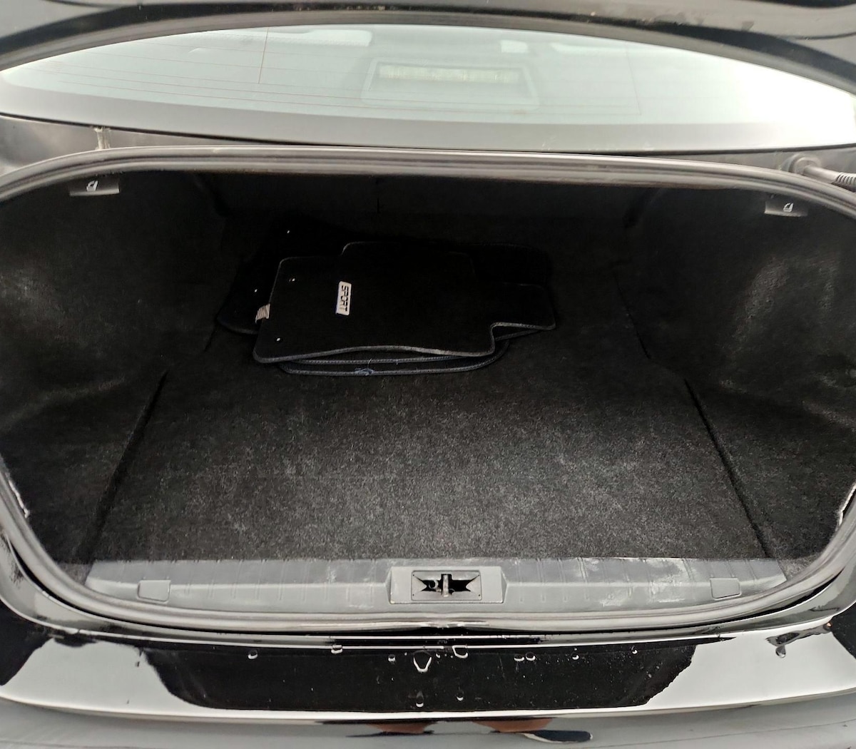 Trunk/Cargo (Seats Up)