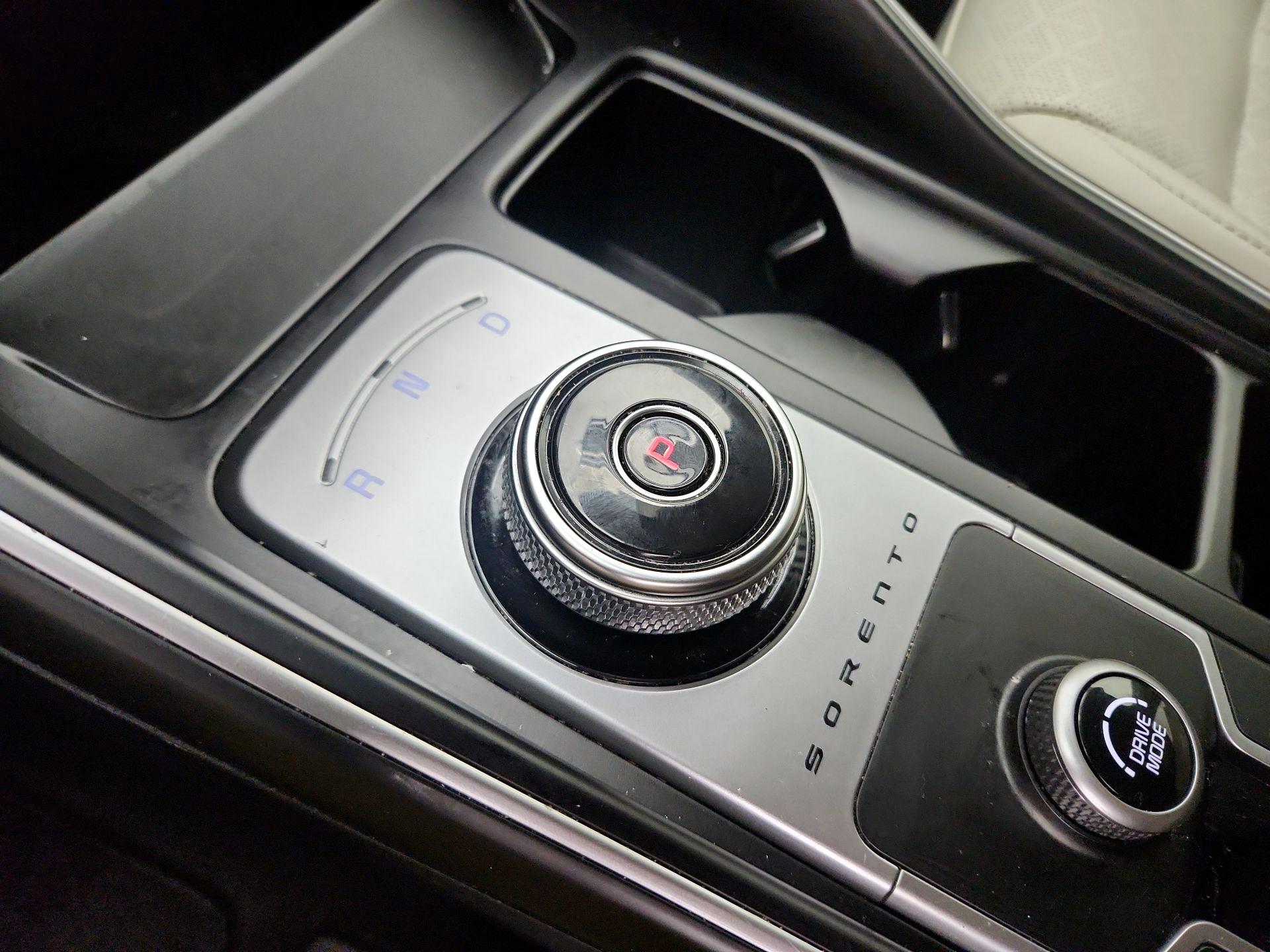 Thumbnail: 2023 Kia Sorento - 18