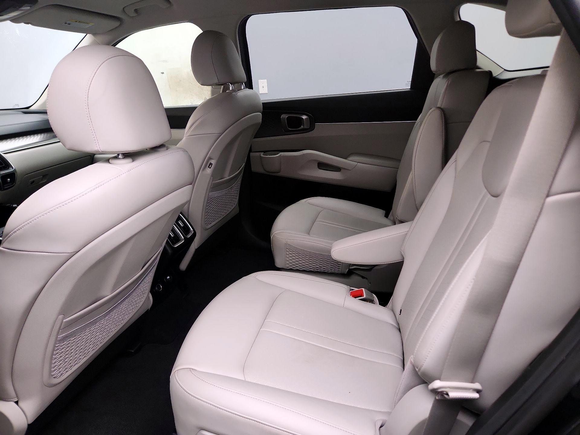 Thumbnail: 2023 Kia Sorento - 20