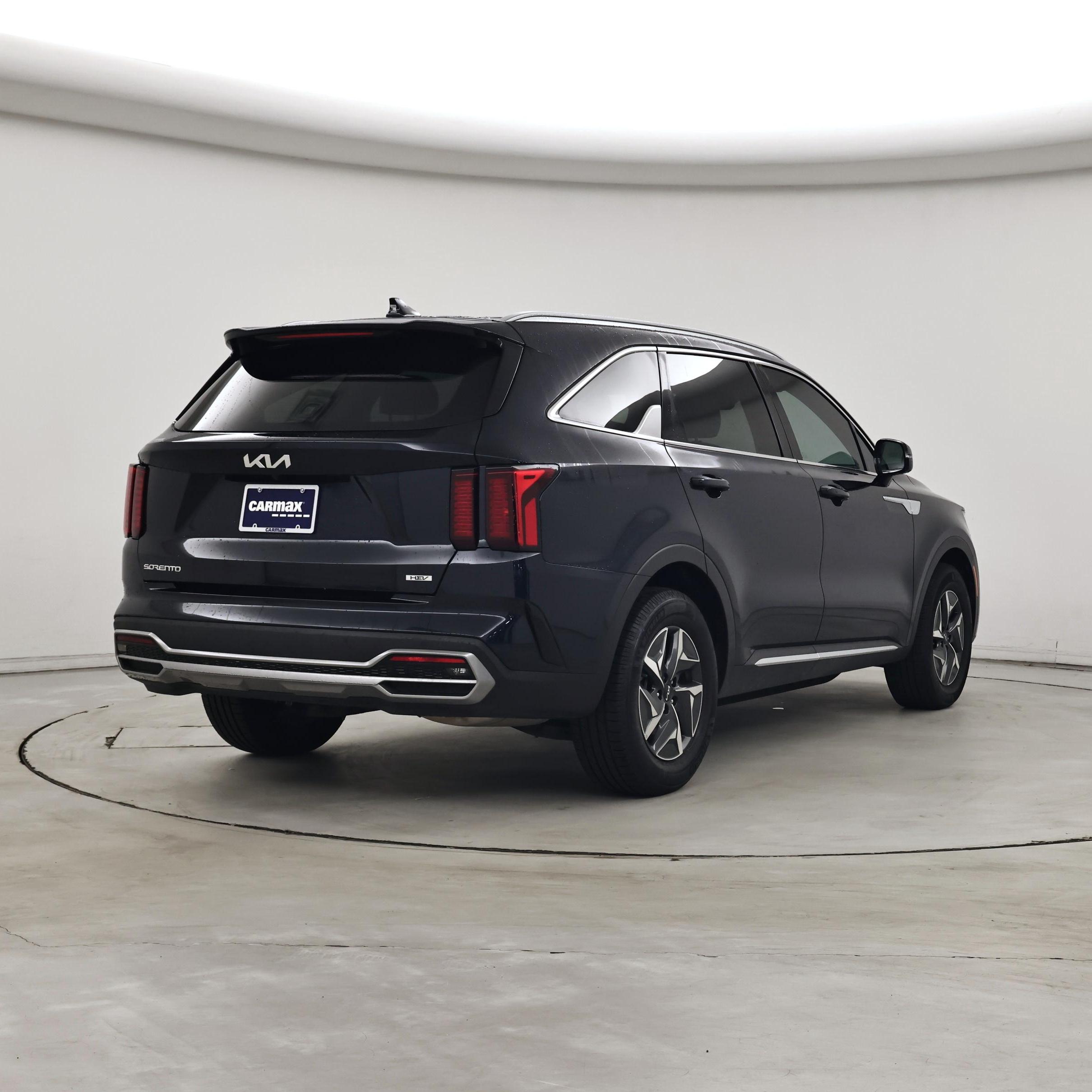 Thumbnail: 2023 Kia Sorento - 8