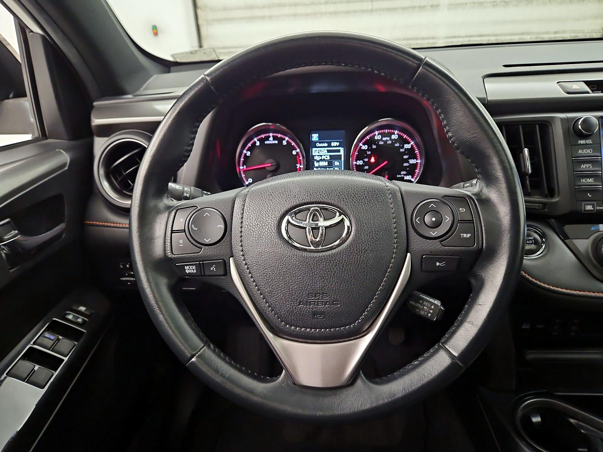 Thumbnail: 2016 Toyota RAV4 - 10