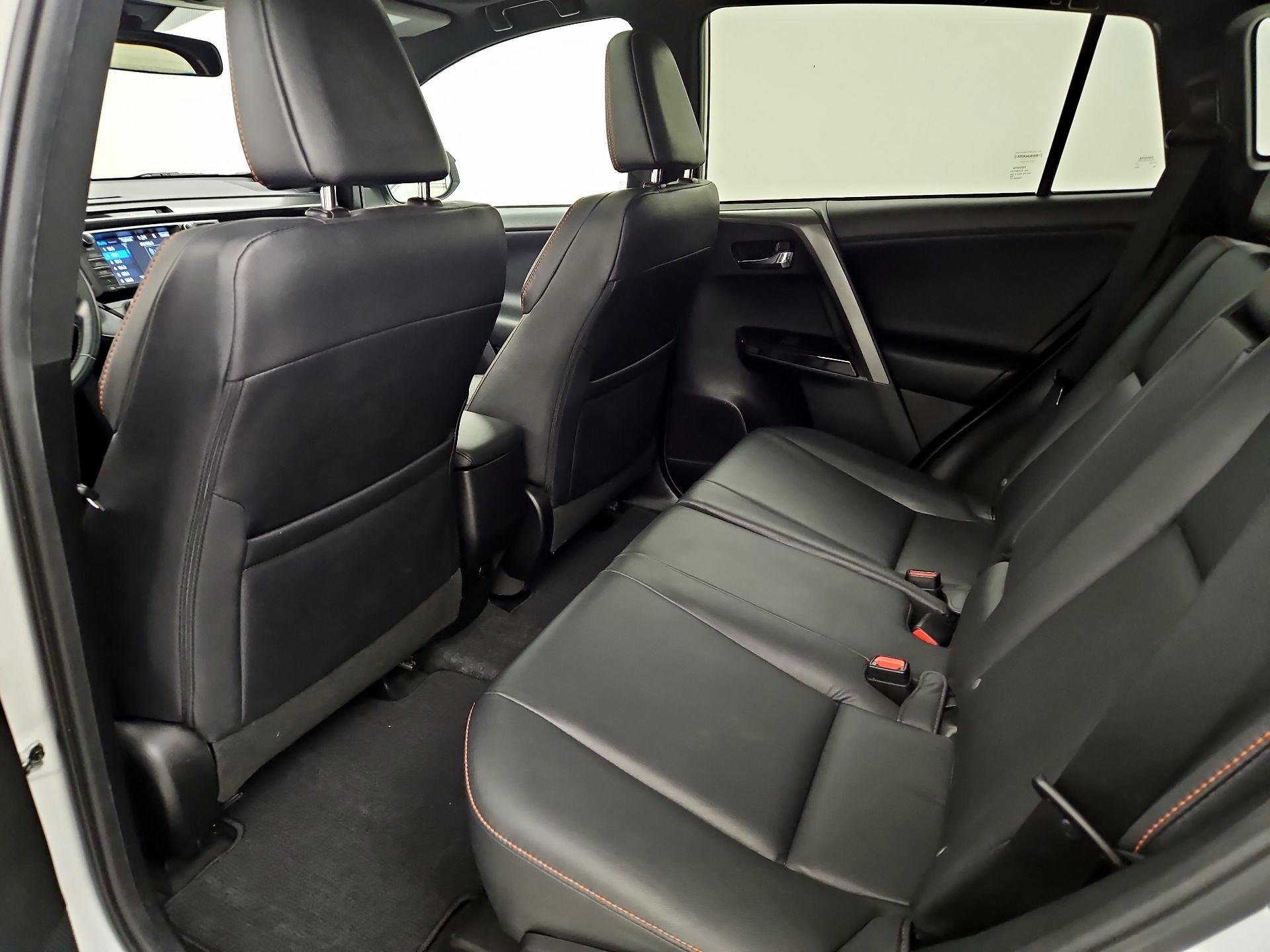 Thumbnail: 2016 Toyota RAV4 - 20
