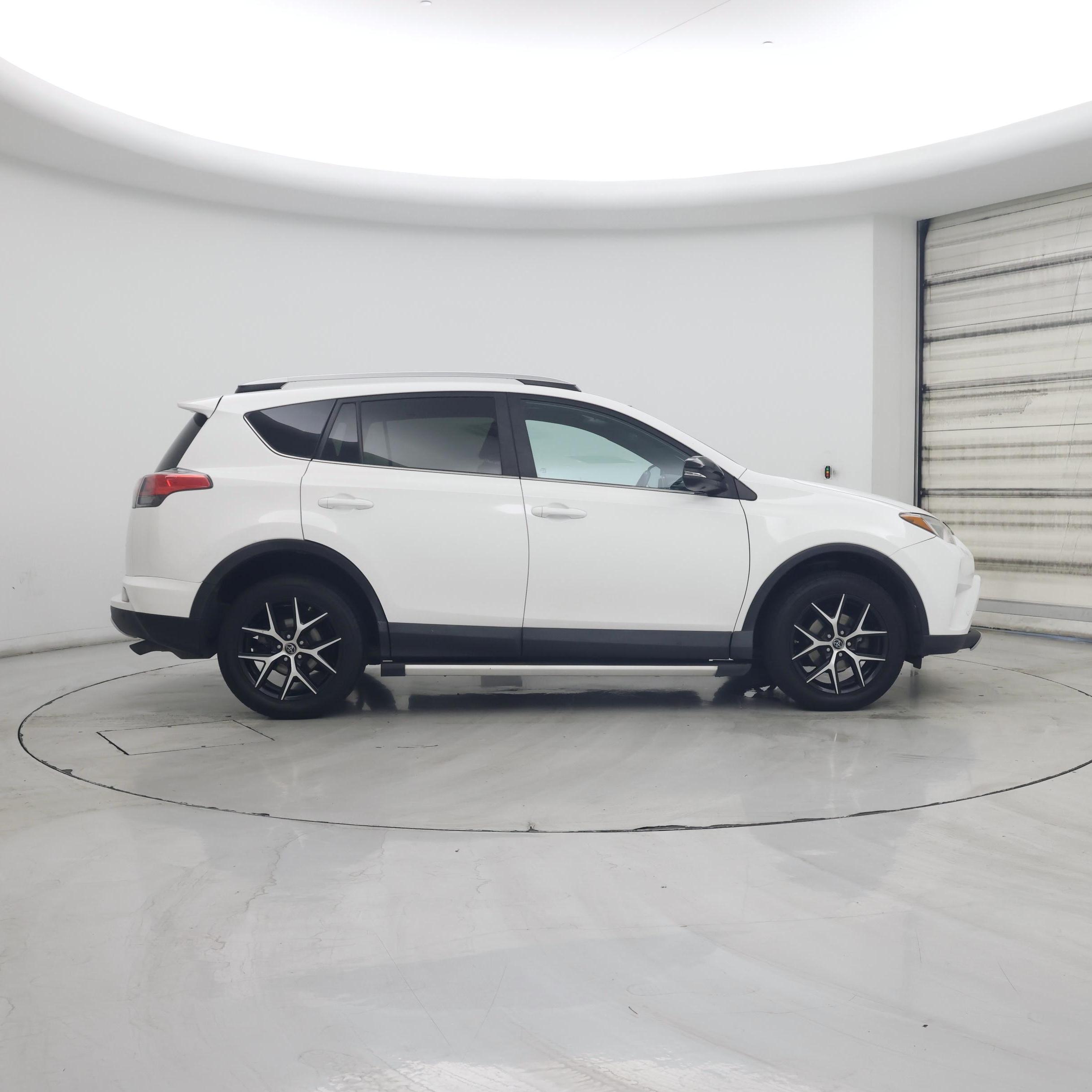 Thumbnail: 2016 Toyota RAV4 - 7