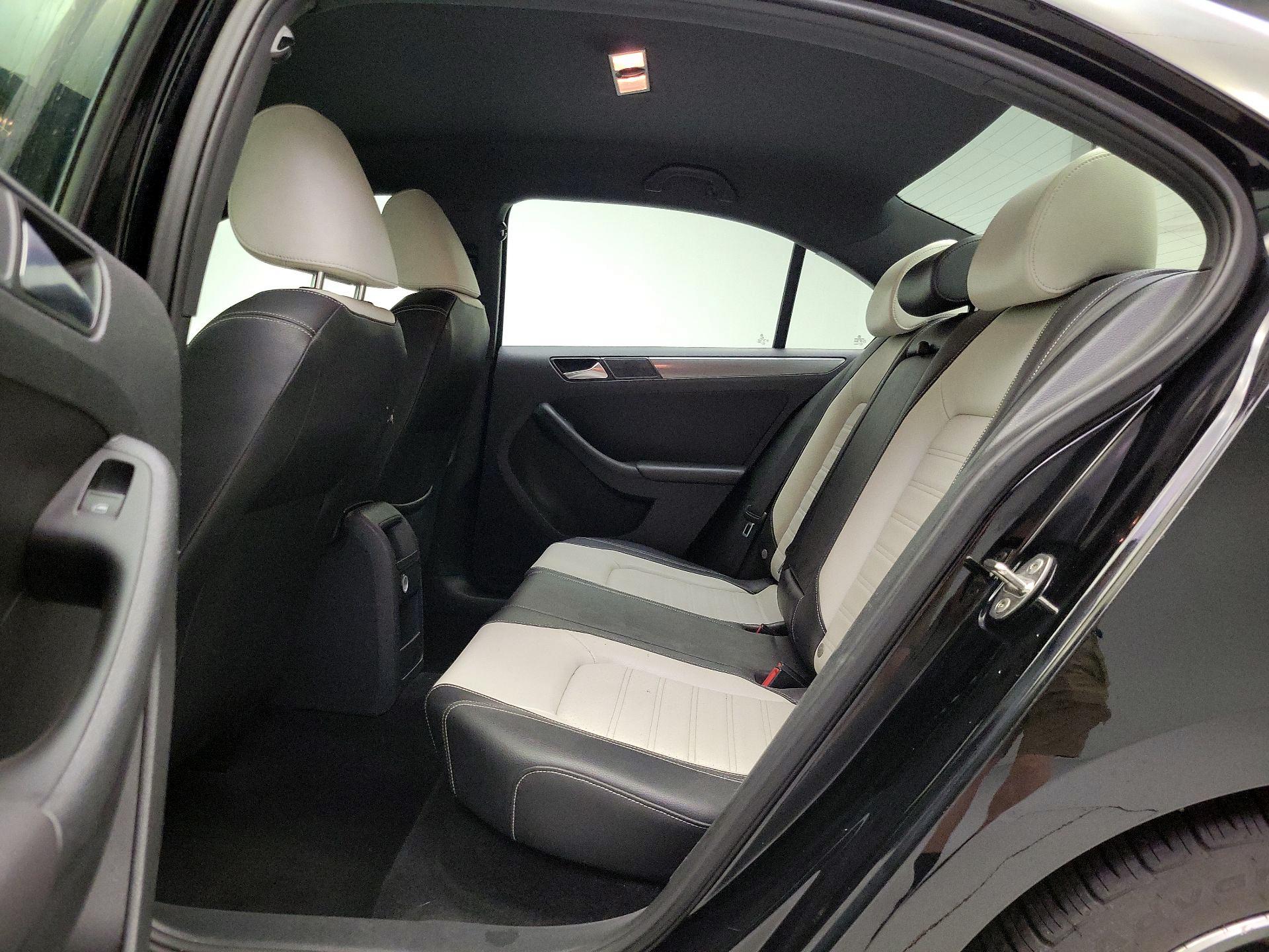Thumbnail: 2016 Volkswagen Jetta - 20
