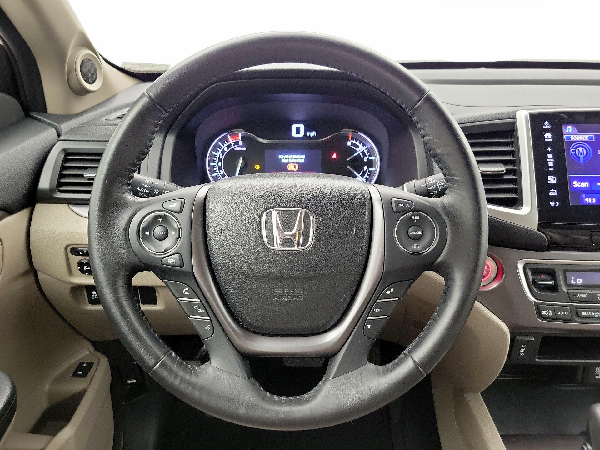 Thumbnail: 2018 Honda Pilot - 10