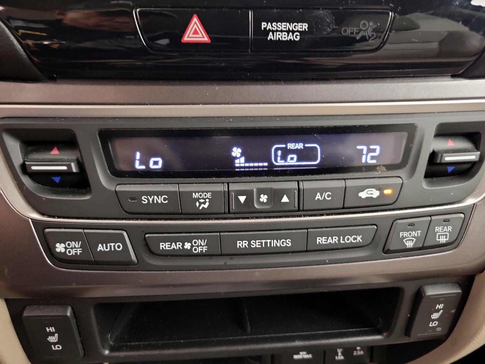Thumbnail: 2018 Honda Pilot - 16