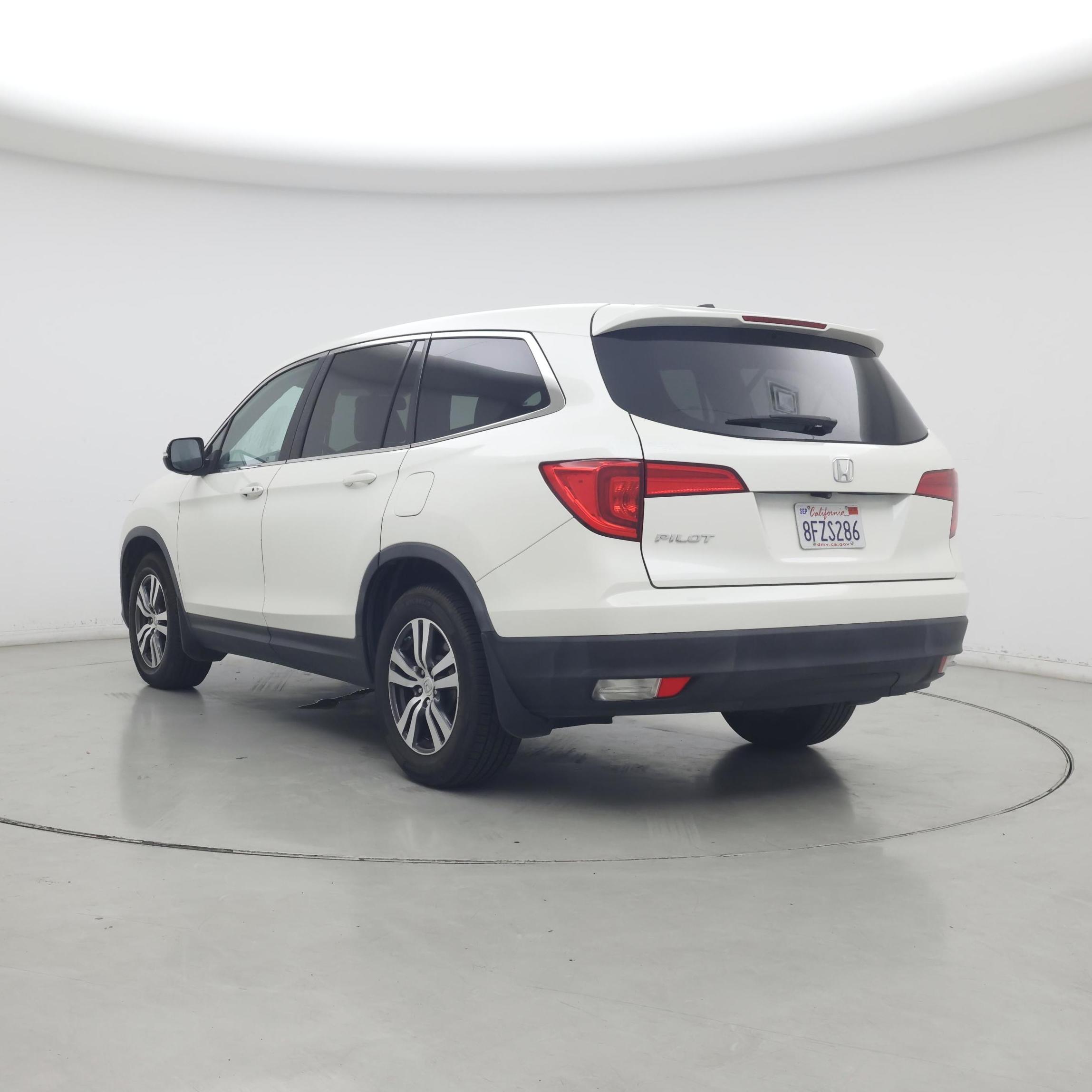 Thumbnail: 2018 Honda Pilot - 2