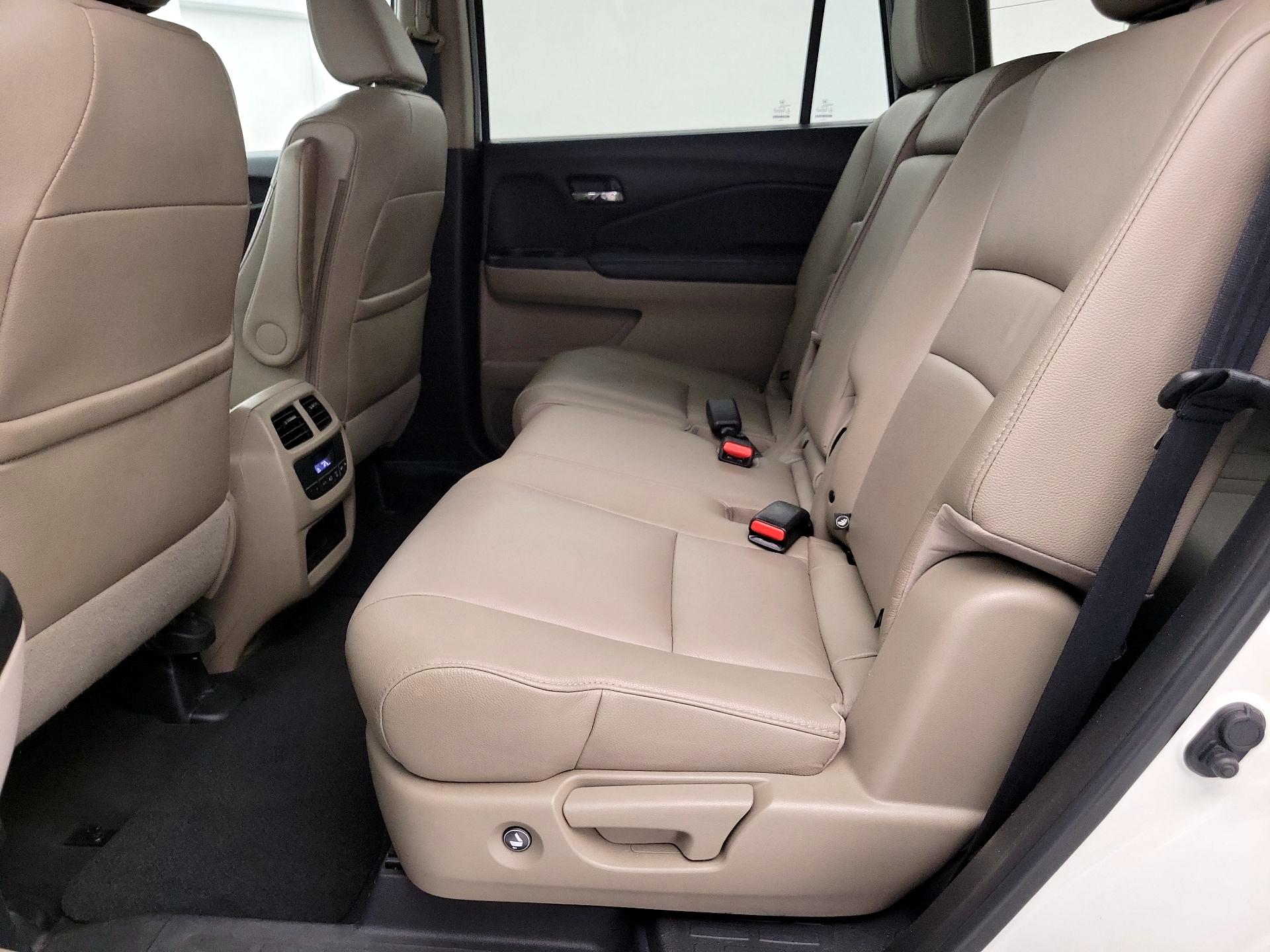 Thumbnail: 2018 Honda Pilot - 20