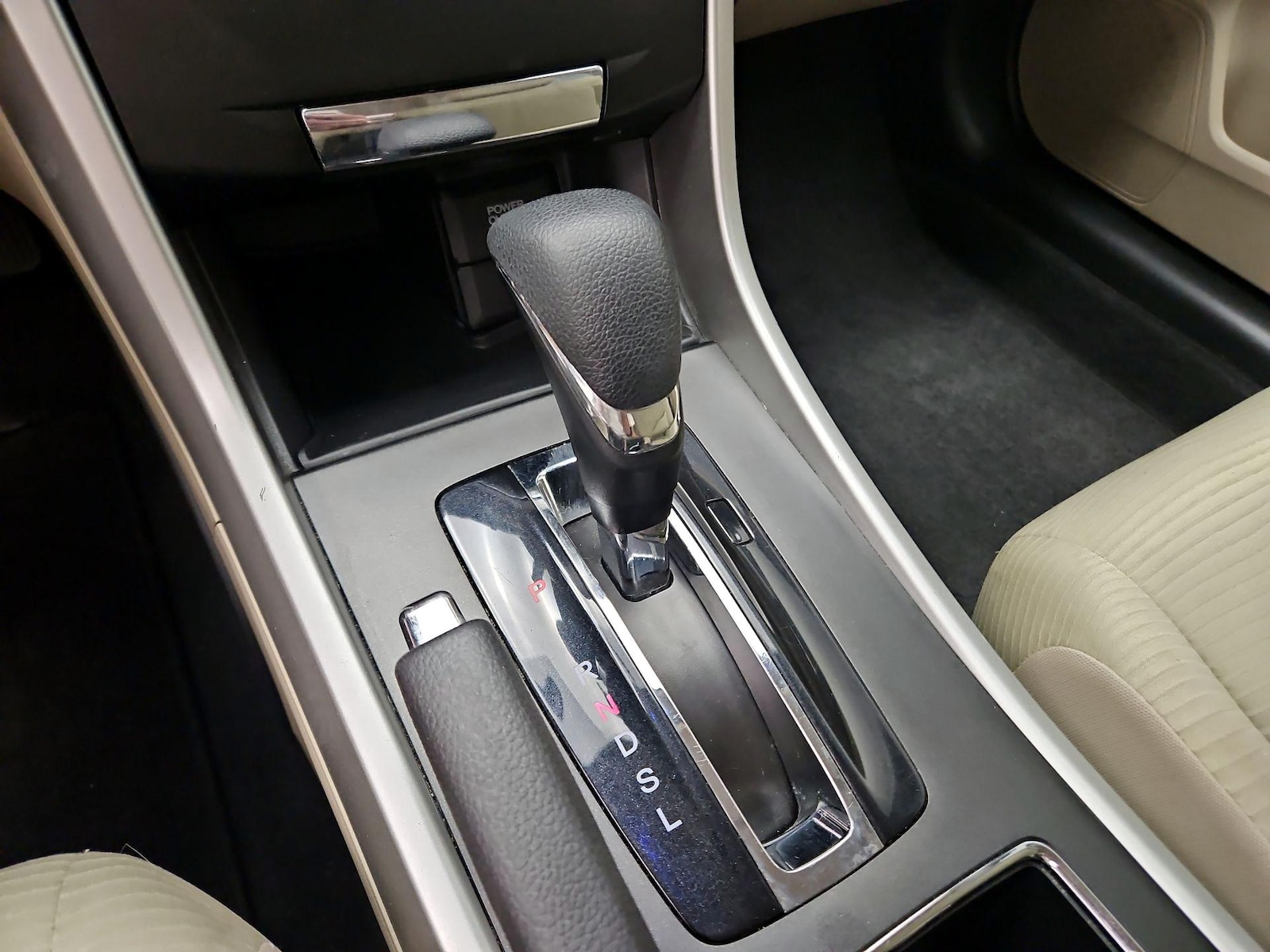 2015 Honda Accord LX - Photo 18
