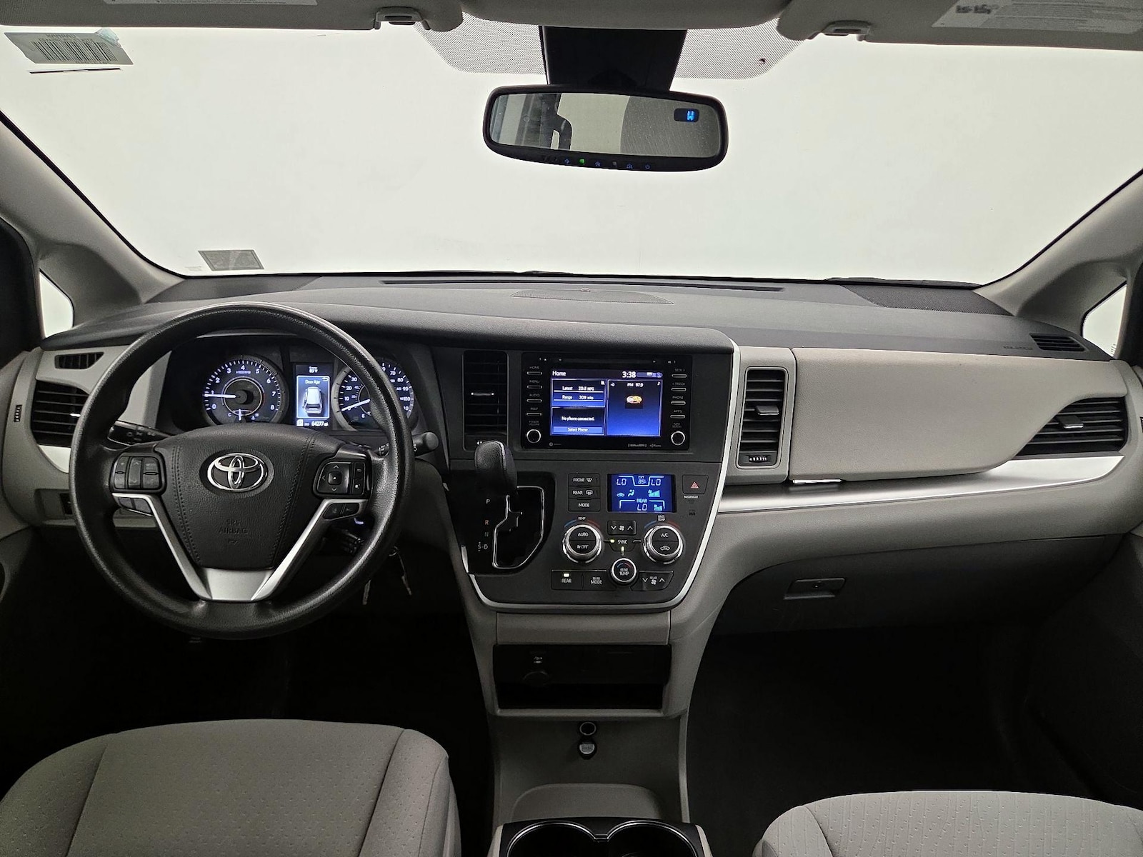 2020 Toyota Sienna LE - Photo 10