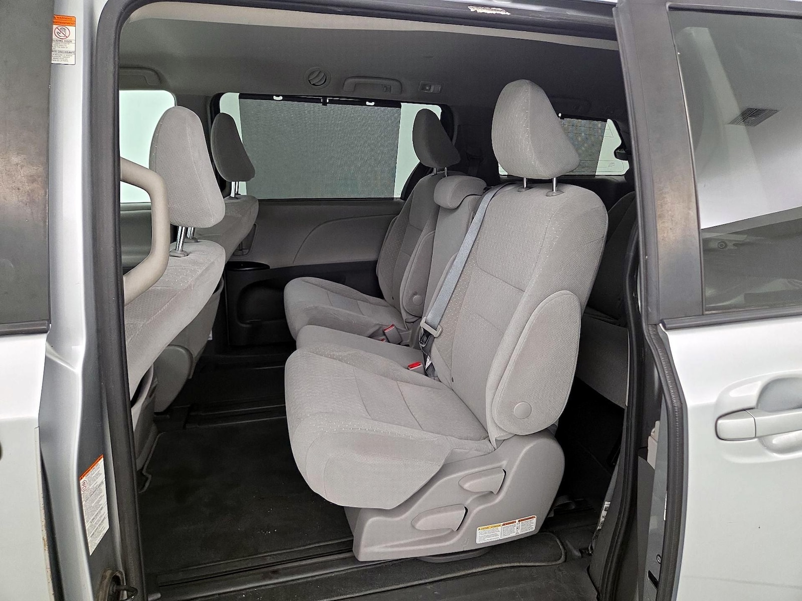 2020 Toyota Sienna LE - Photo 20