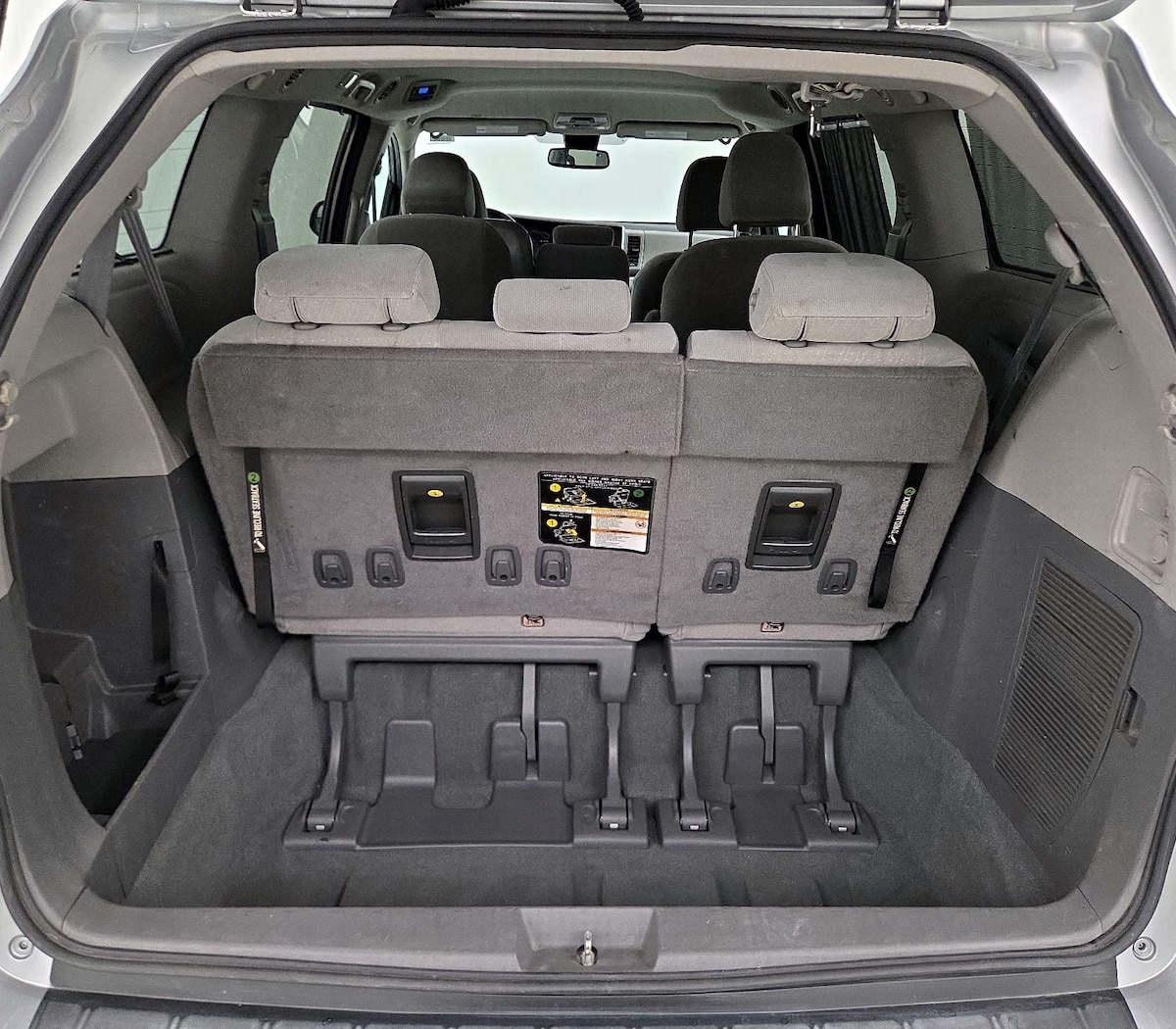 Trunk/Cargo (Seats Up)