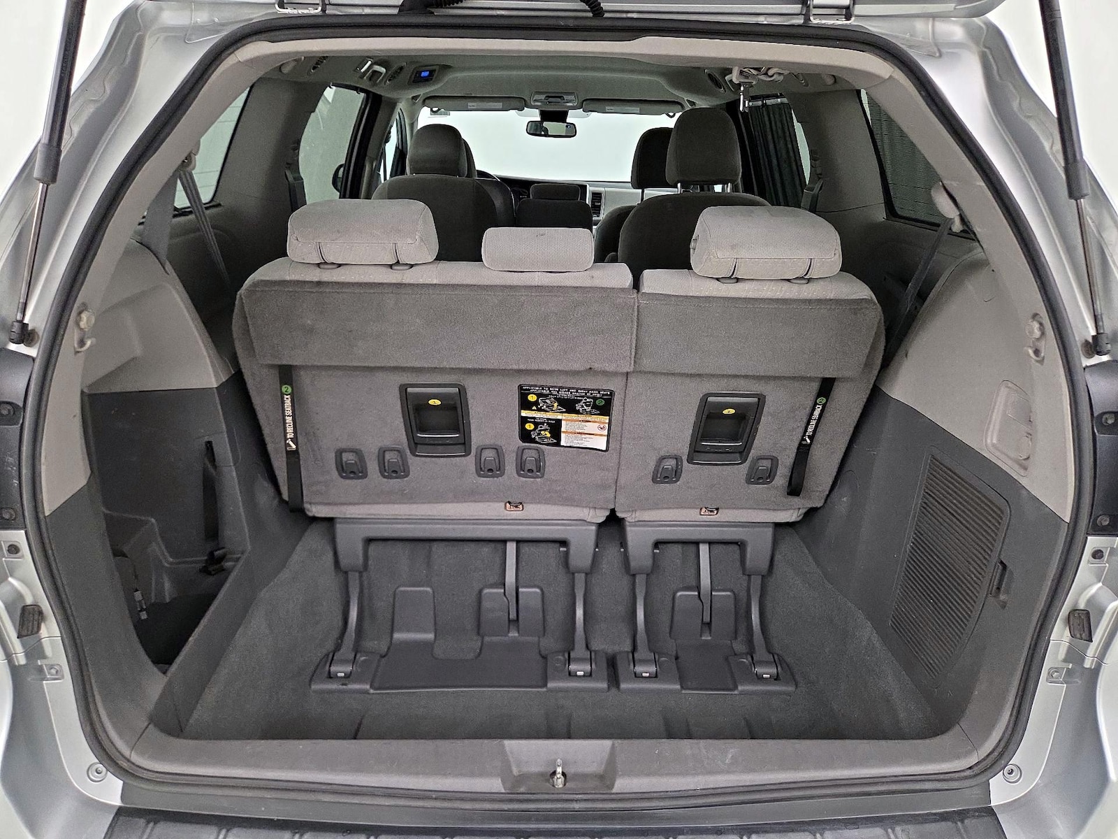 2020 Toyota Sienna LE - Photo 22