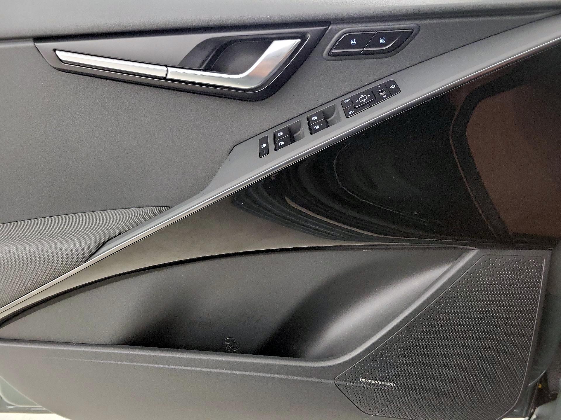 Thumbnail: 2025 Kia Niro - 12
