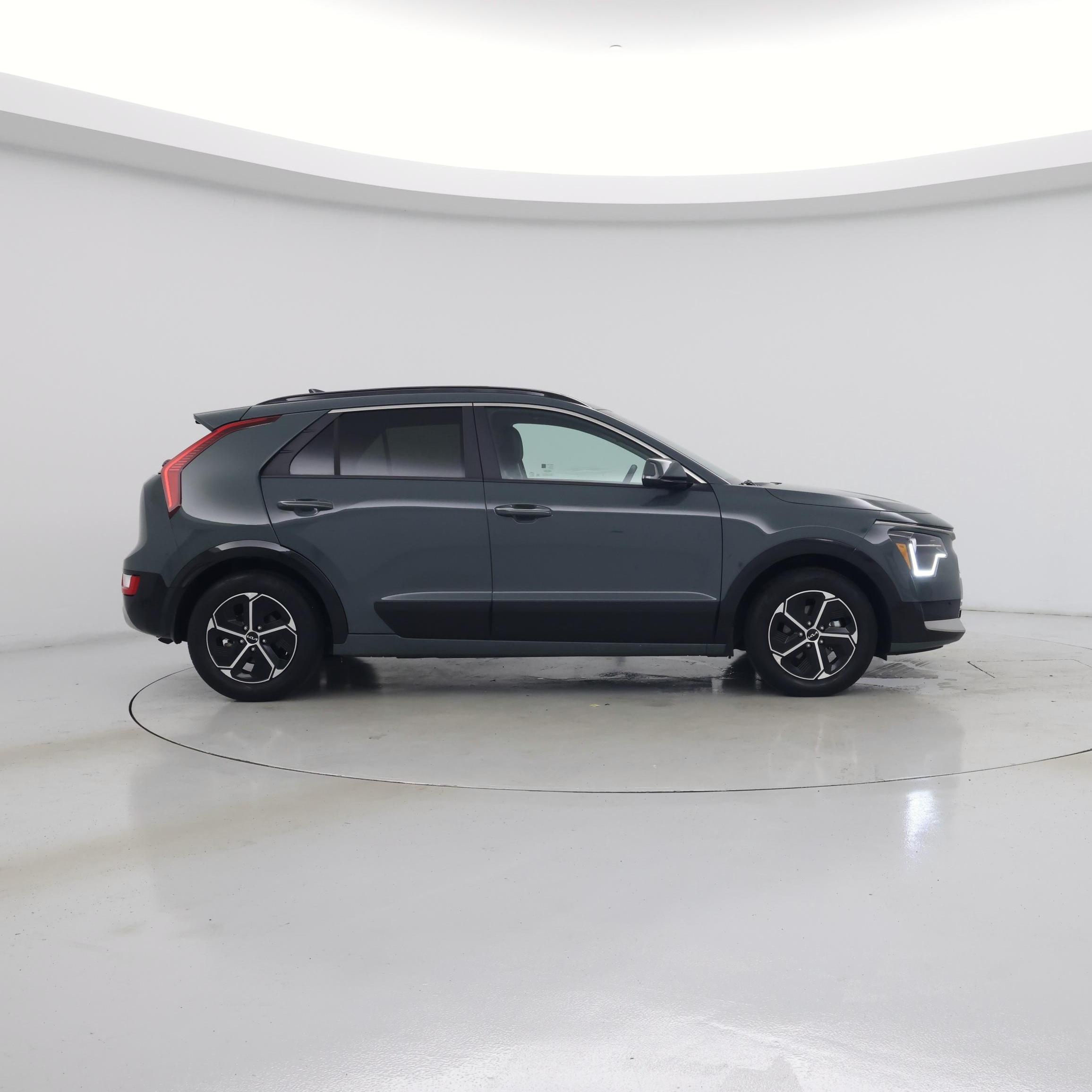 Thumbnail: 2025 Kia Niro - 7
