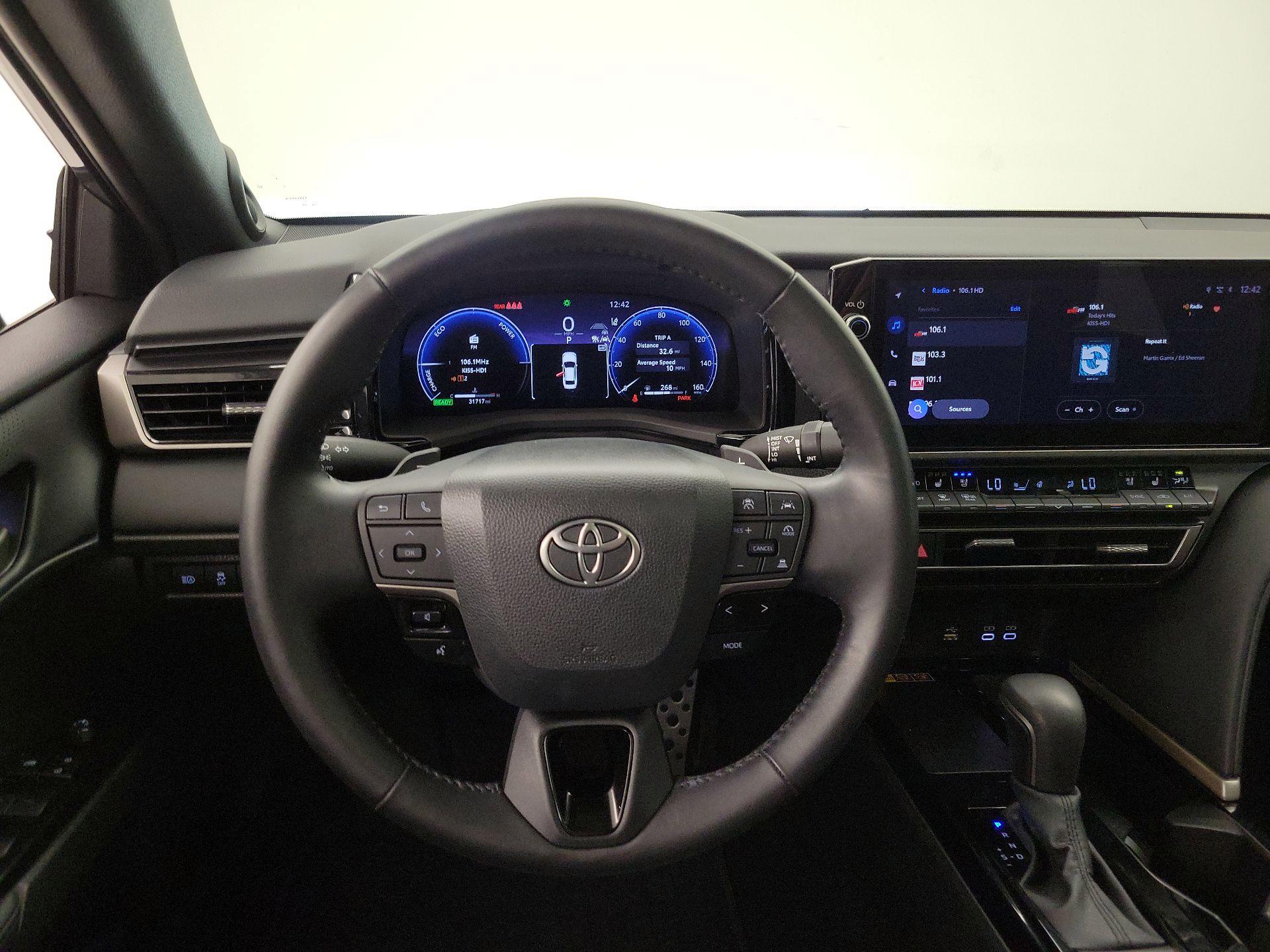 Thumbnail: 2025 Toyota Camry - 10