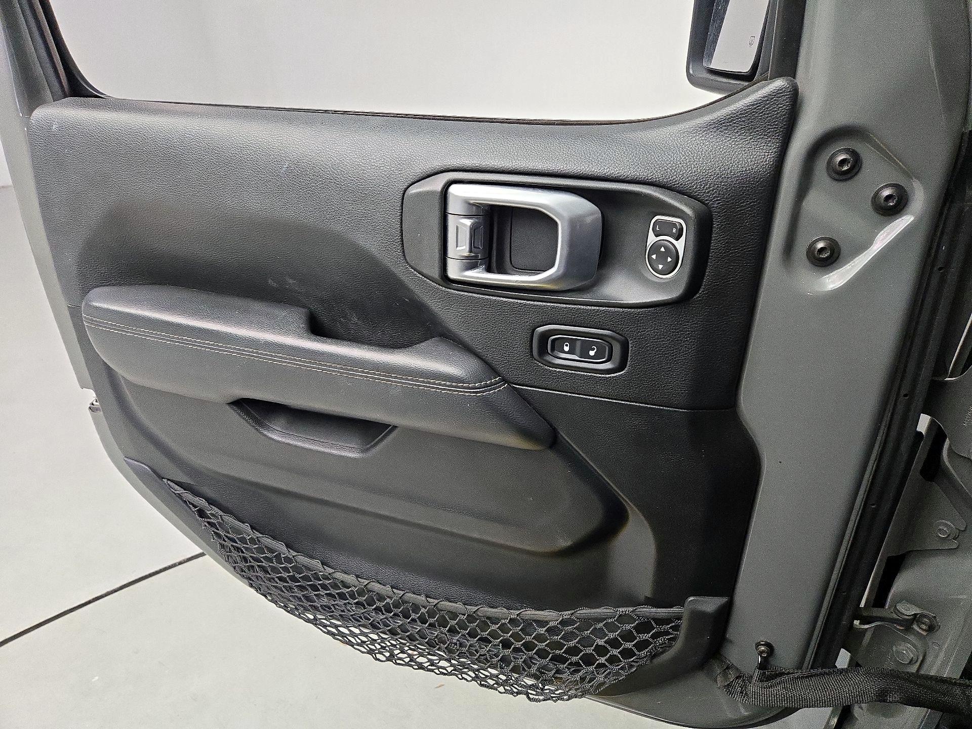 Thumbnail: 2020 Jeep Gladiator - 12