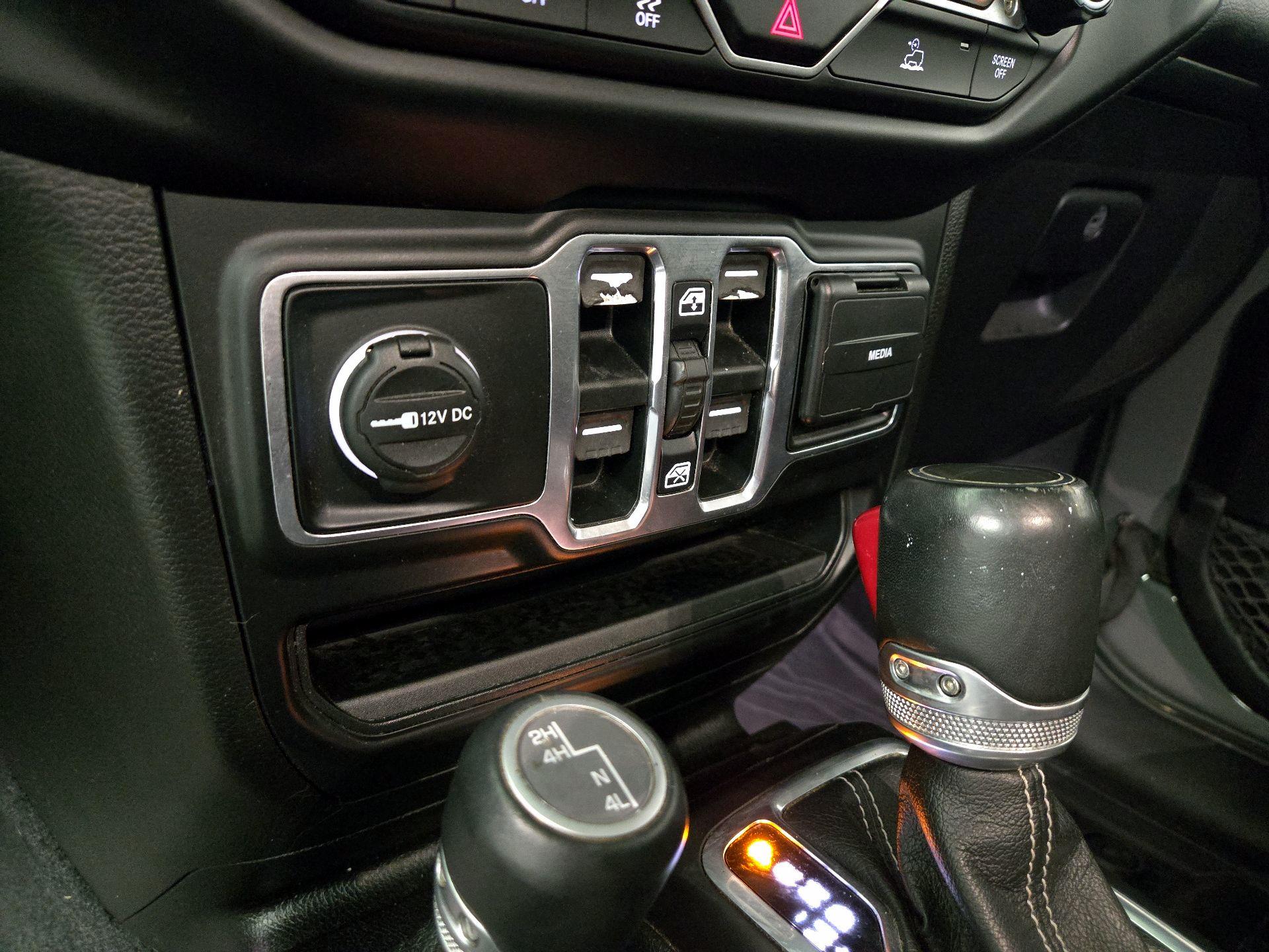 Thumbnail: 2020 Jeep Gladiator - 19