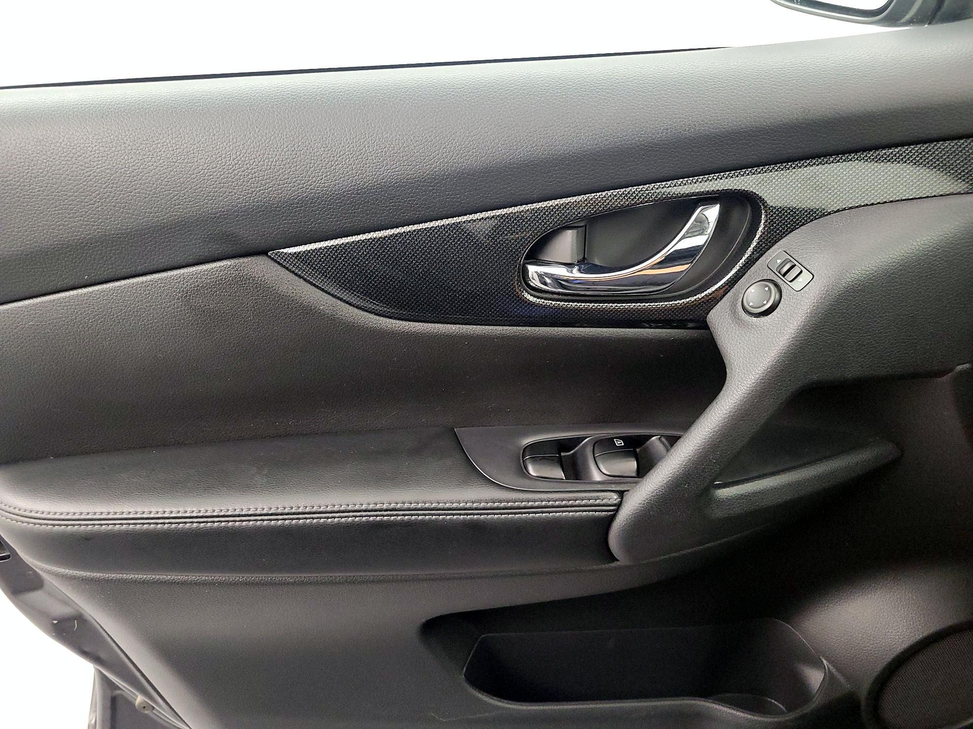 Thumbnail: 2014 Nissan Rogue - 12