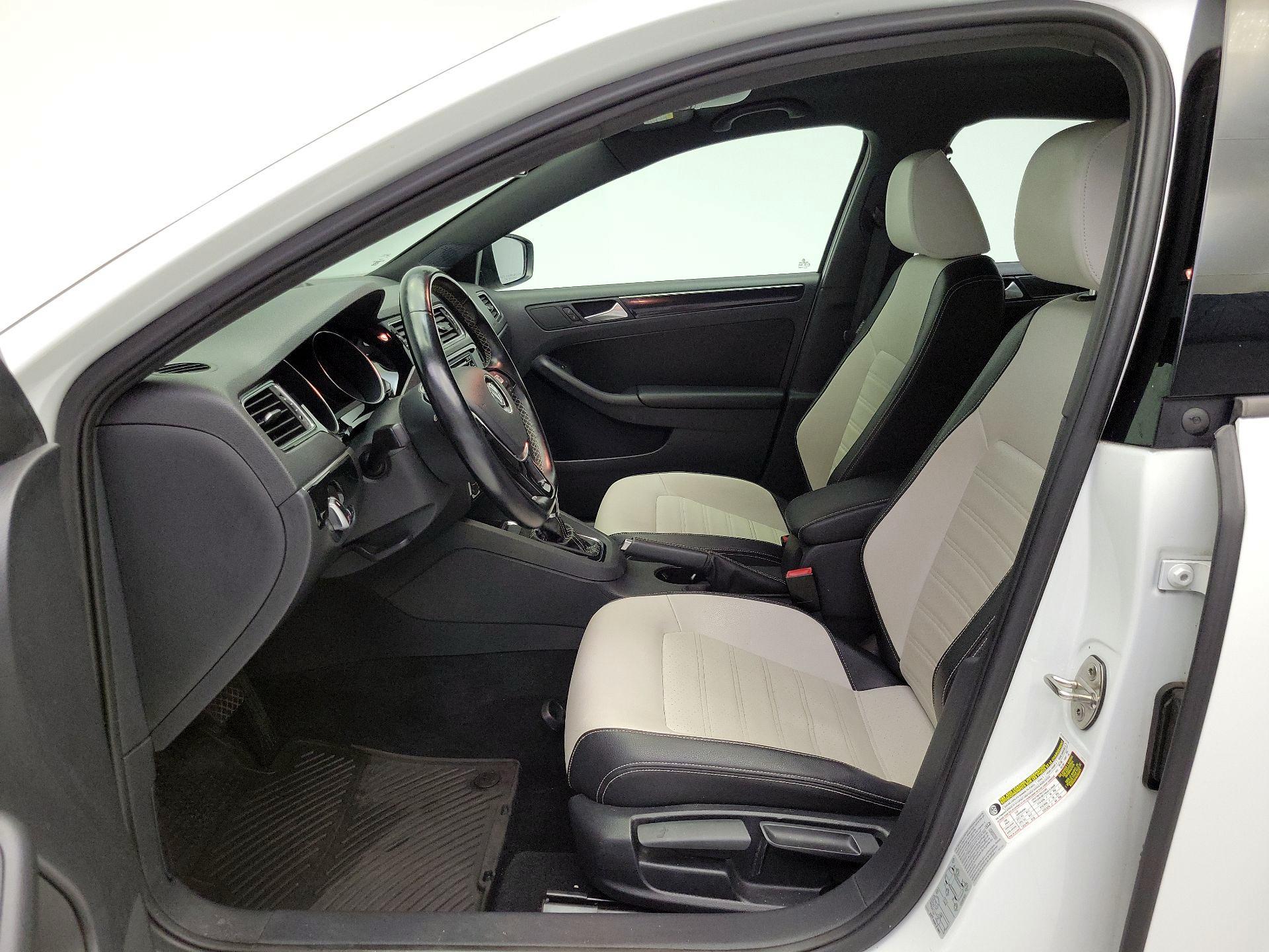 Thumbnail: 2015 Volkswagen Jetta - 11