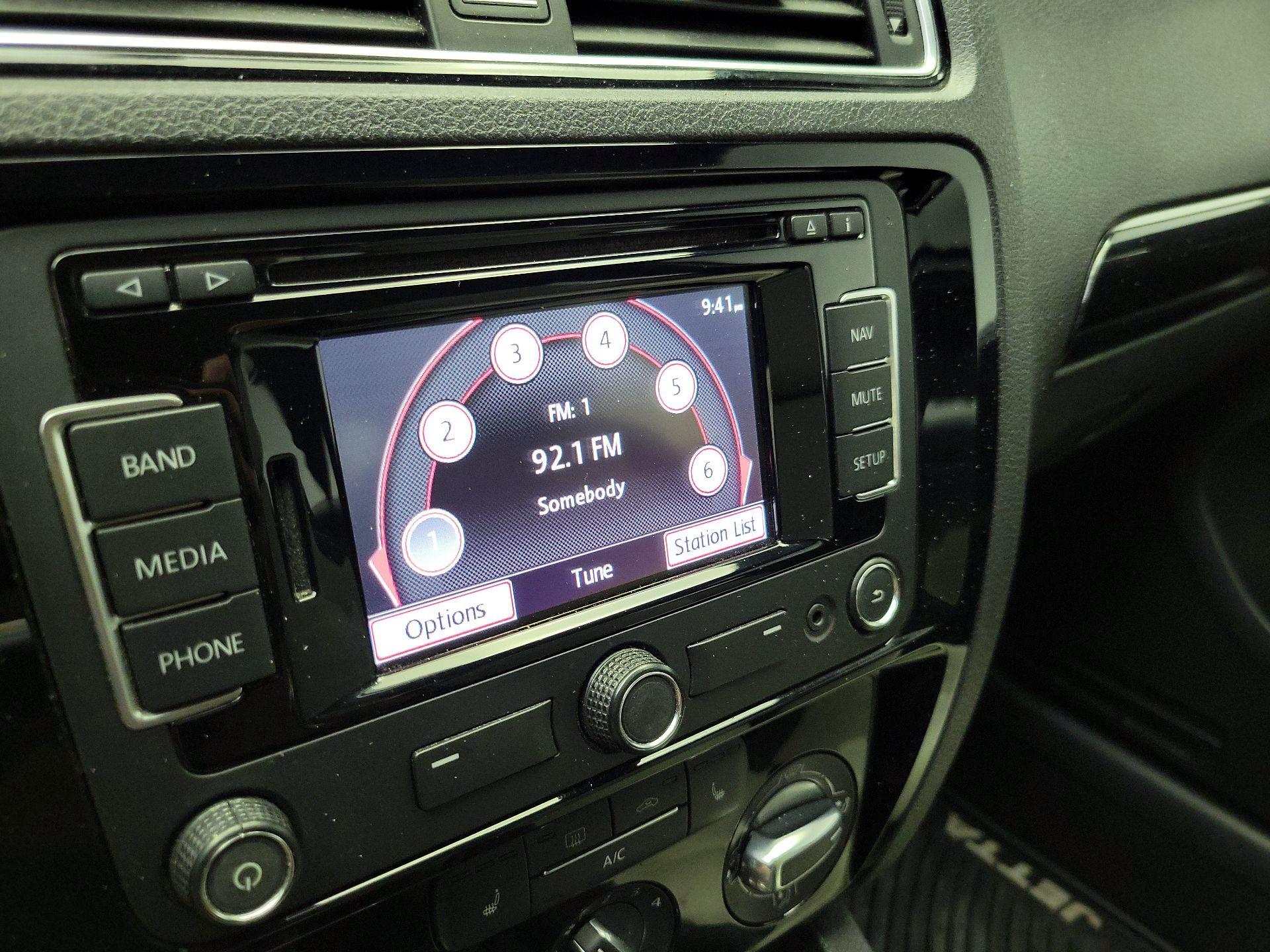 Thumbnail: 2015 Volkswagen Jetta - 15