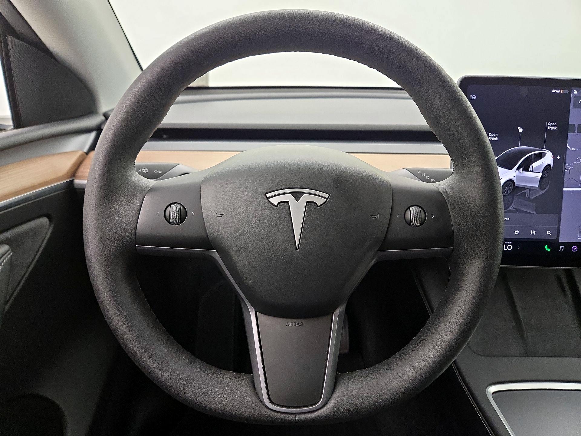 Thumbnail: 2025 Tesla Model Y - 10
